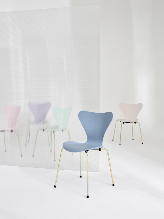 Fritz Hansen Series 7™ Rainbow onderstel, Violet