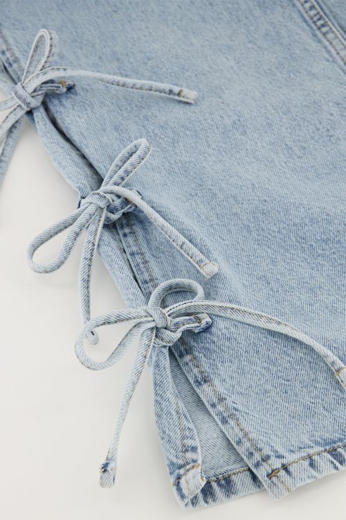 Lichtblauwe wide leg jeans met strikjes