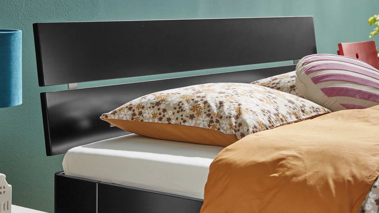 Bed Fresh met hoofdbord zwart