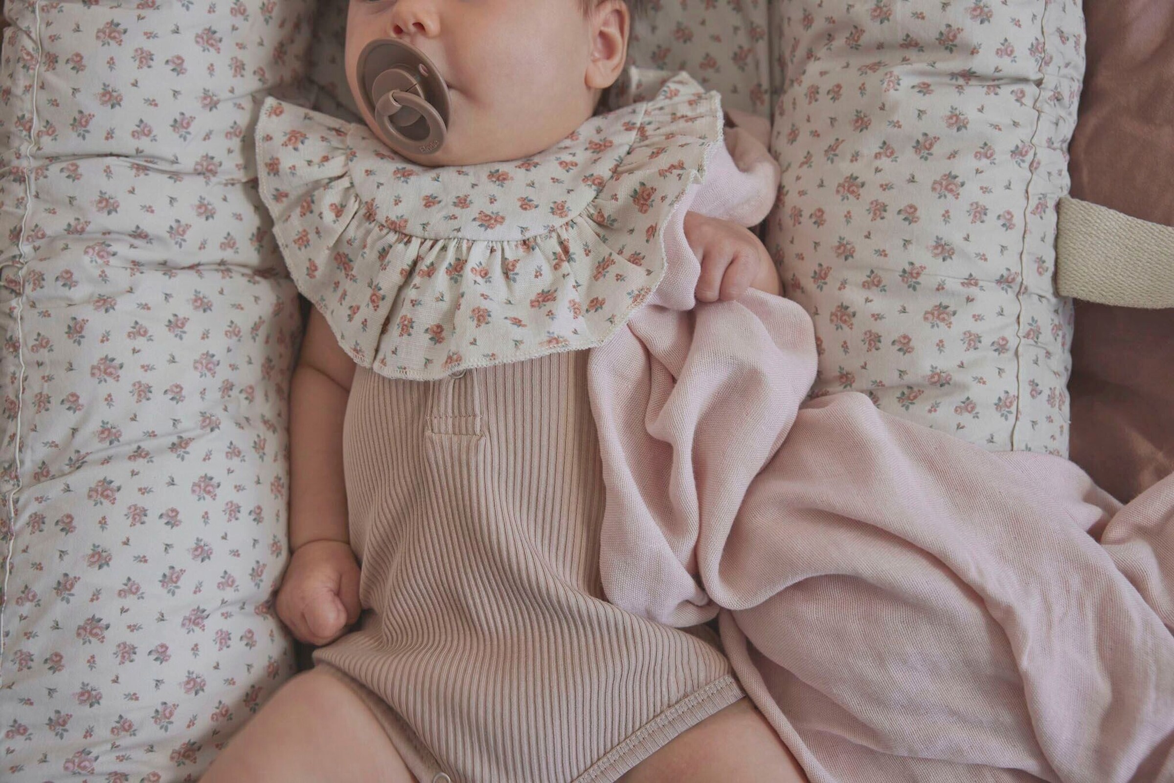 Elodie Babynestchen tragbar - Autumn Rose