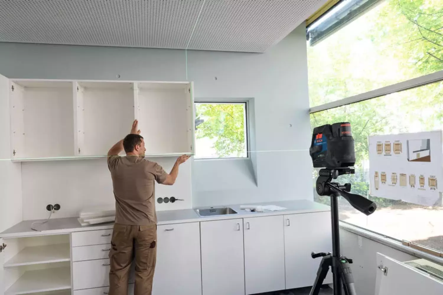 Bosch GCL 12V-50-22 CG 12V accu Kruislijnlaser in tas   statief (inclusief batterijen)