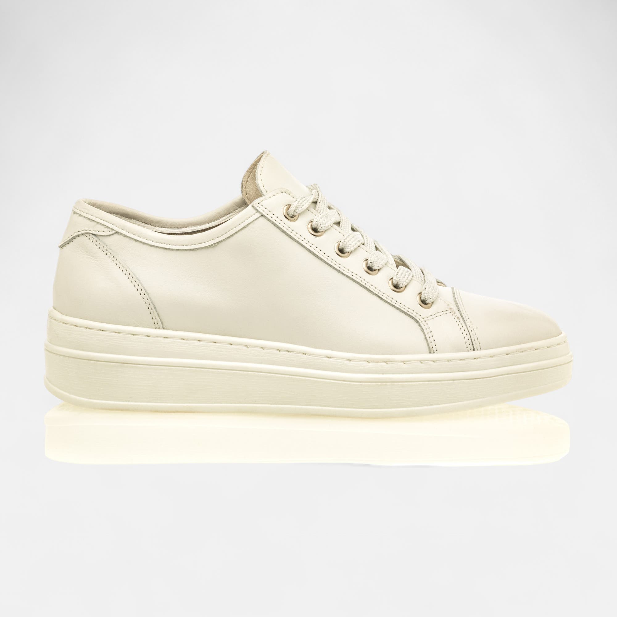 Baskets basses Femme en cuir blanc