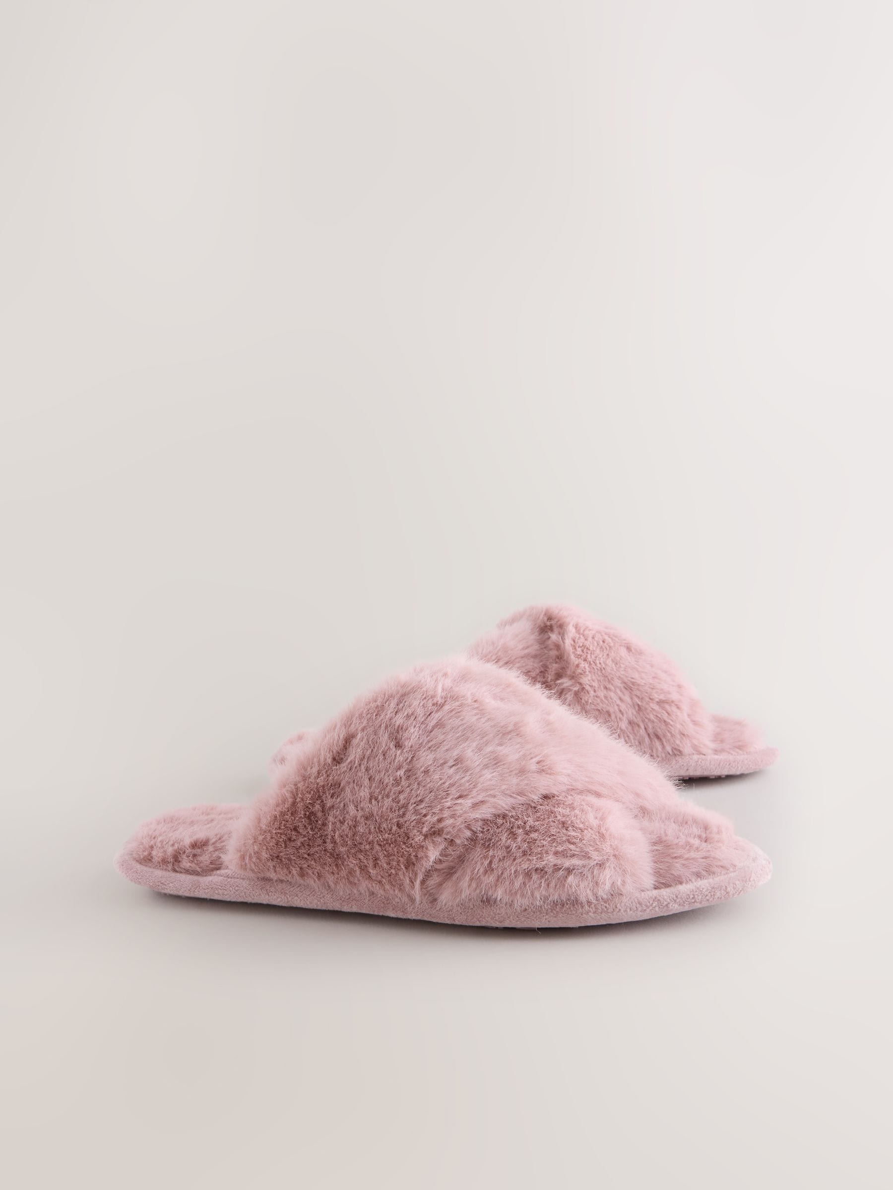 Roze - Instappantoffels van imitatiebont