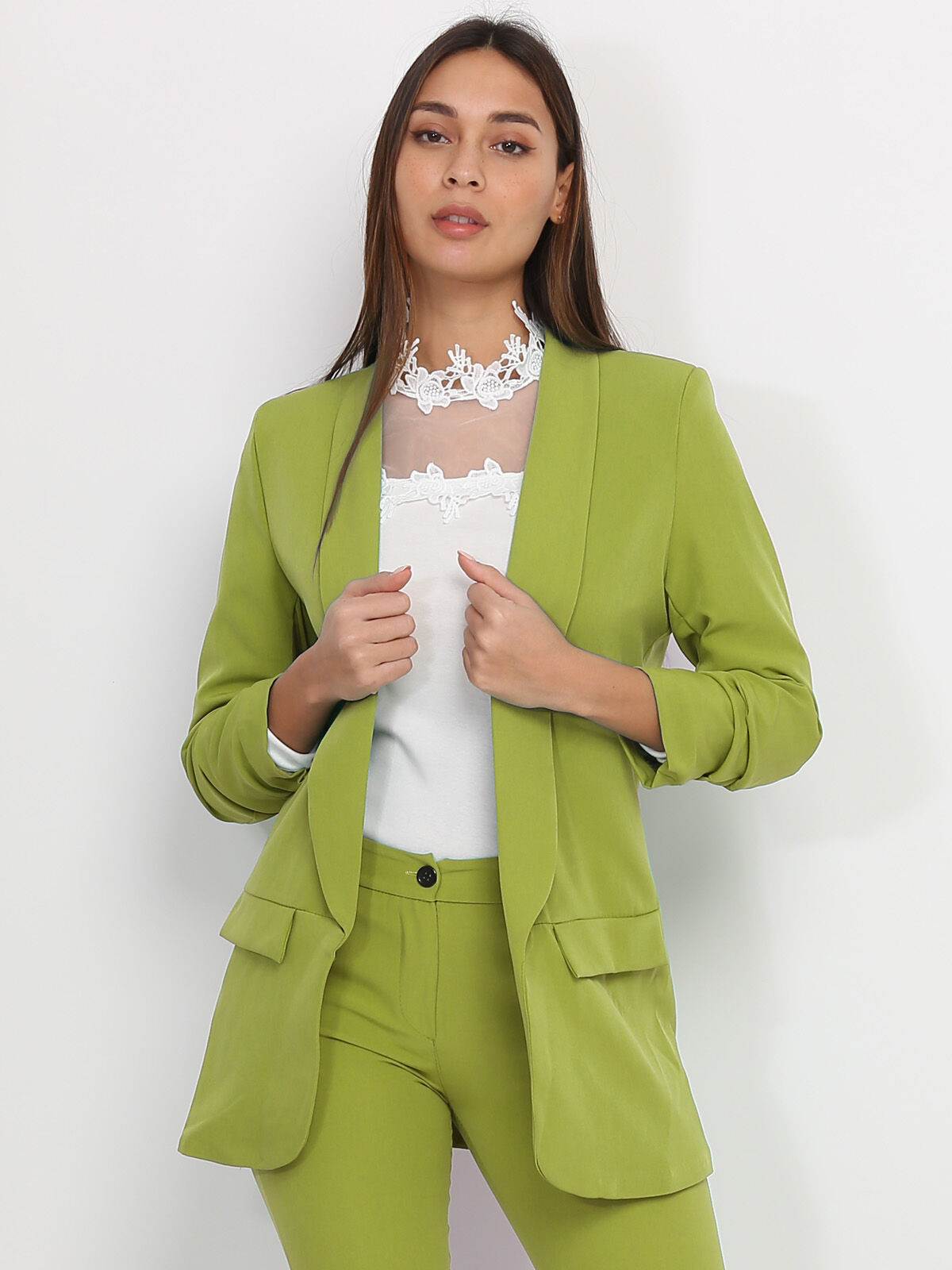Veste blazer à manches retroussées- Vert olive