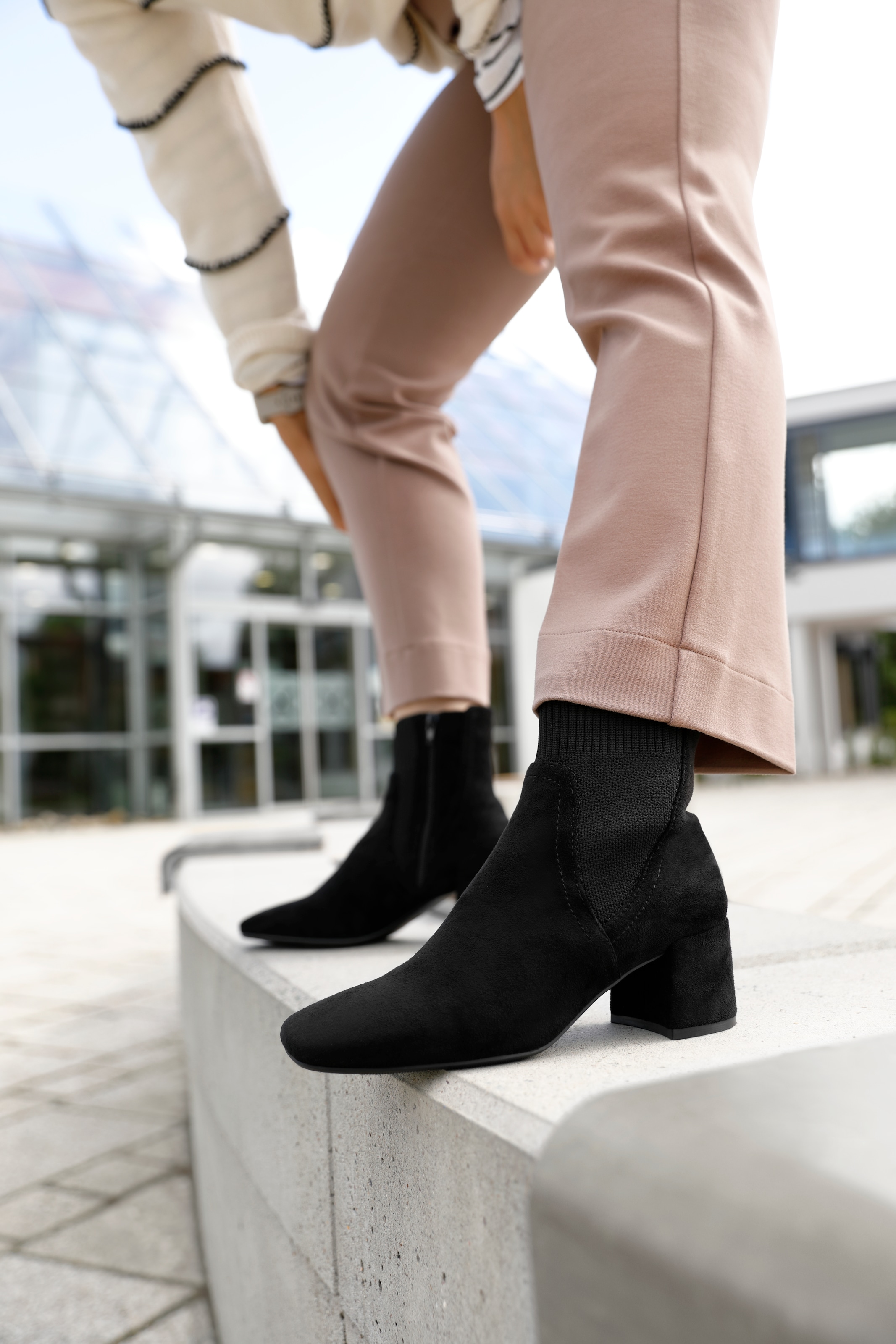 Aniston SHOES Stiefelette  , Blockabsatz, Karreeform, mit Strick-Einsatz - NEUE KOLLEKTION