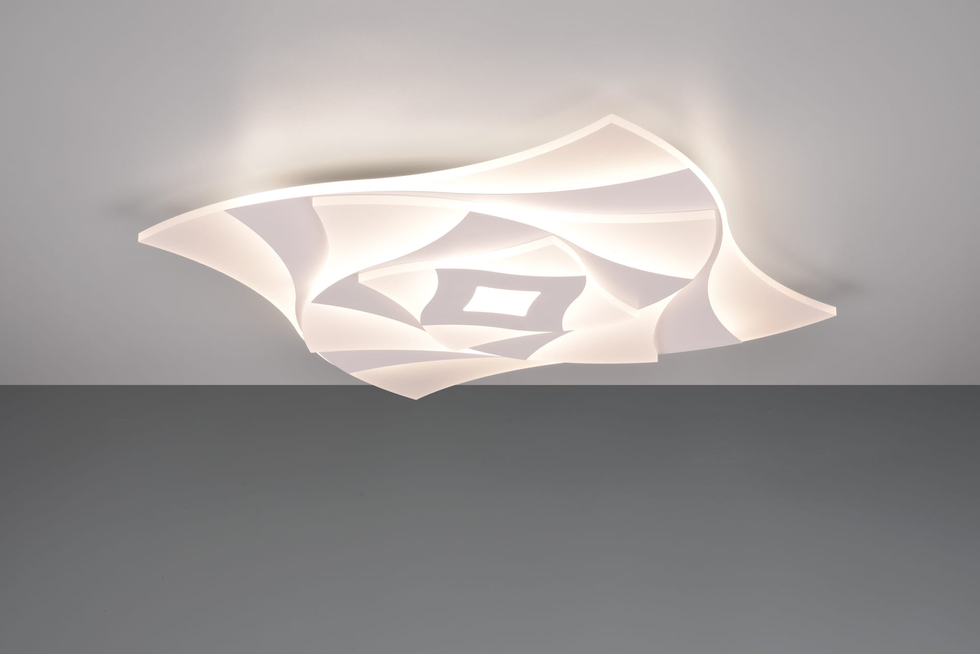 TRIO LED Deckenlampe AKITA 48 x 48 cm weiß