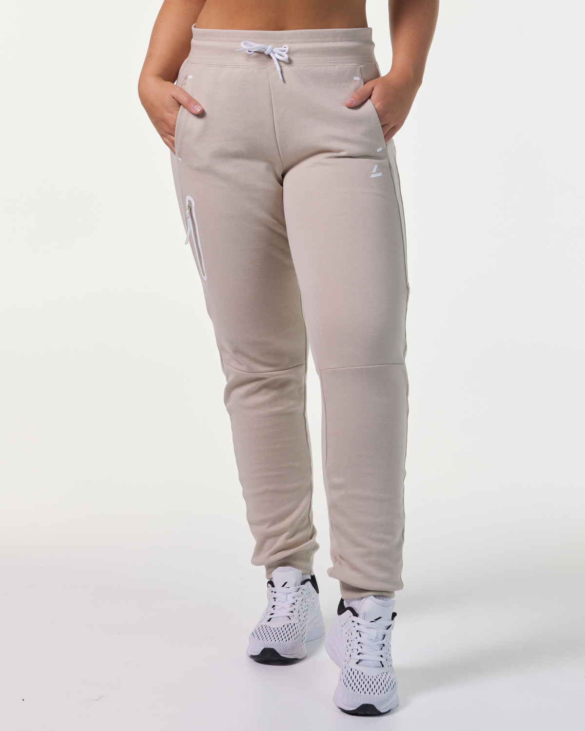 LEVITY Break Tech Pants Beige Feather