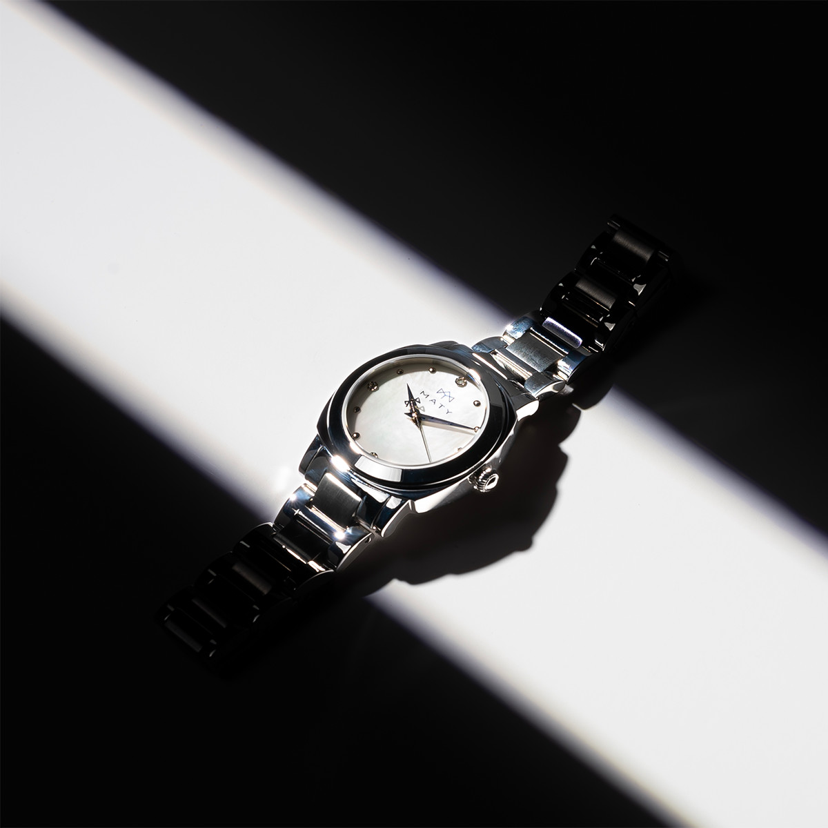 Montre MATY GM cadran nacre bracelet acier