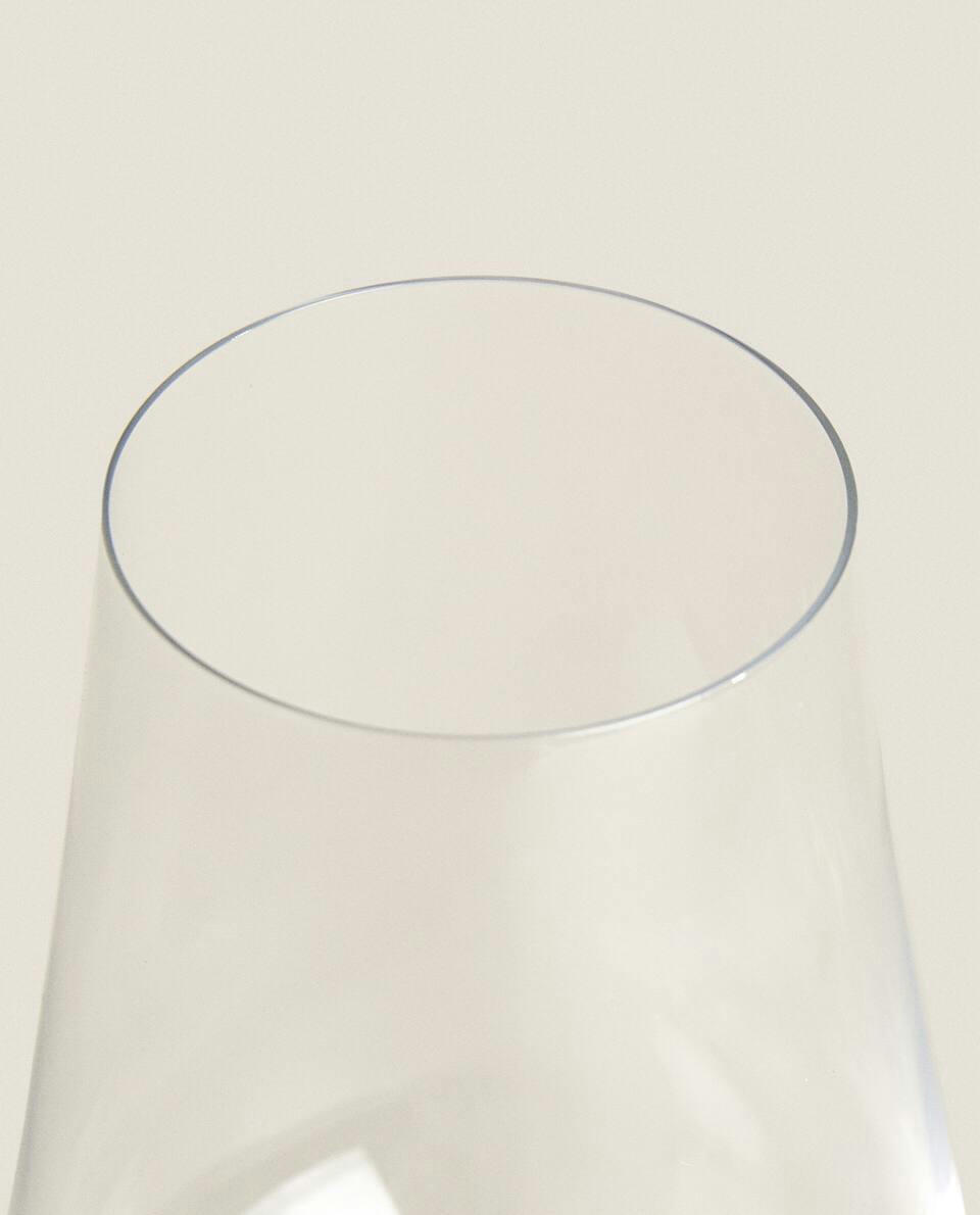 Taça de vinho espumante cristalino simples