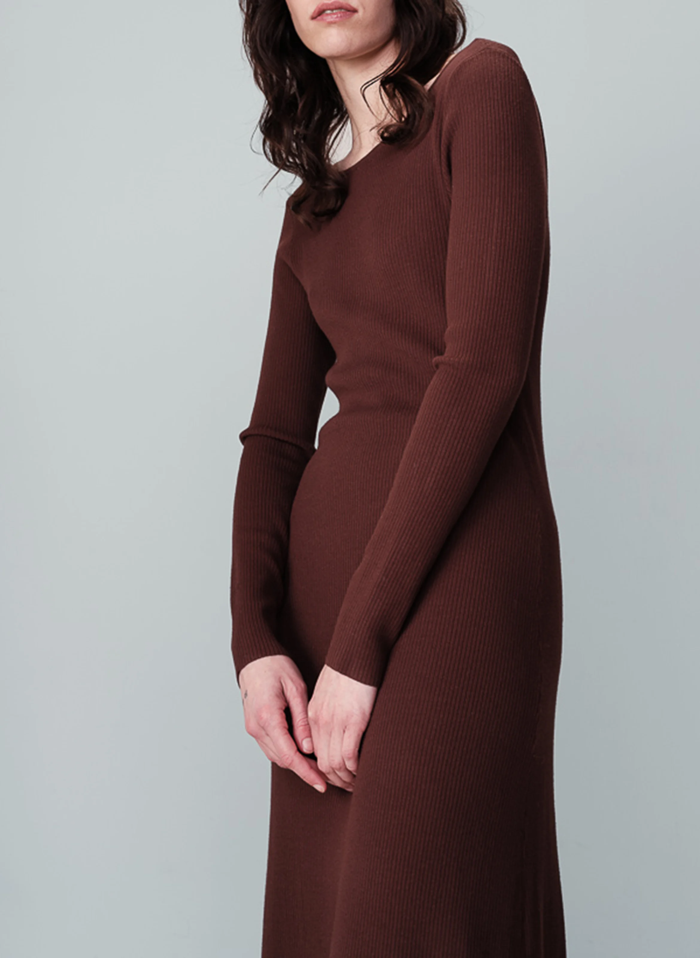 NATHALIE - Robe longue à encolure ronde | Marron