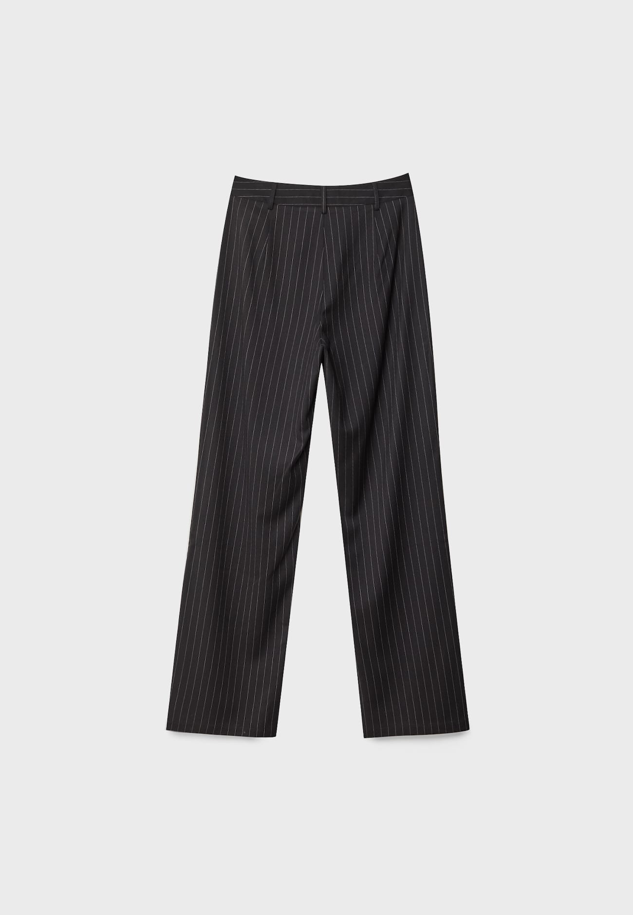Calças elegantes com costuras