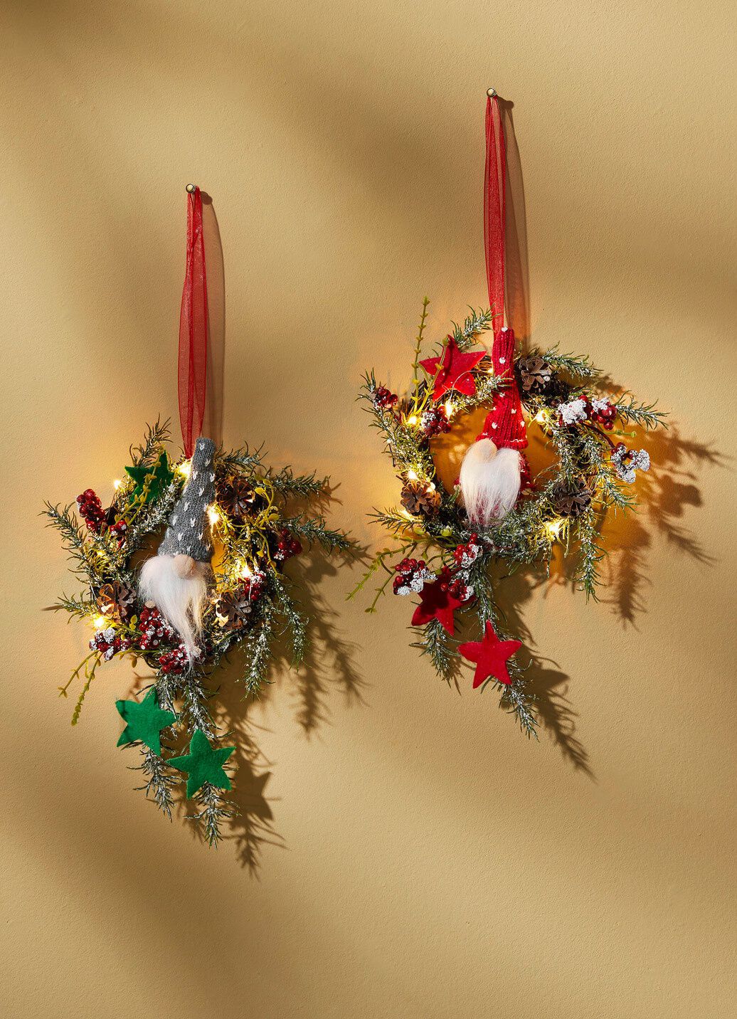Kranz mit Weihnachtsmann und LED-Beleuchtung, 2er-Set