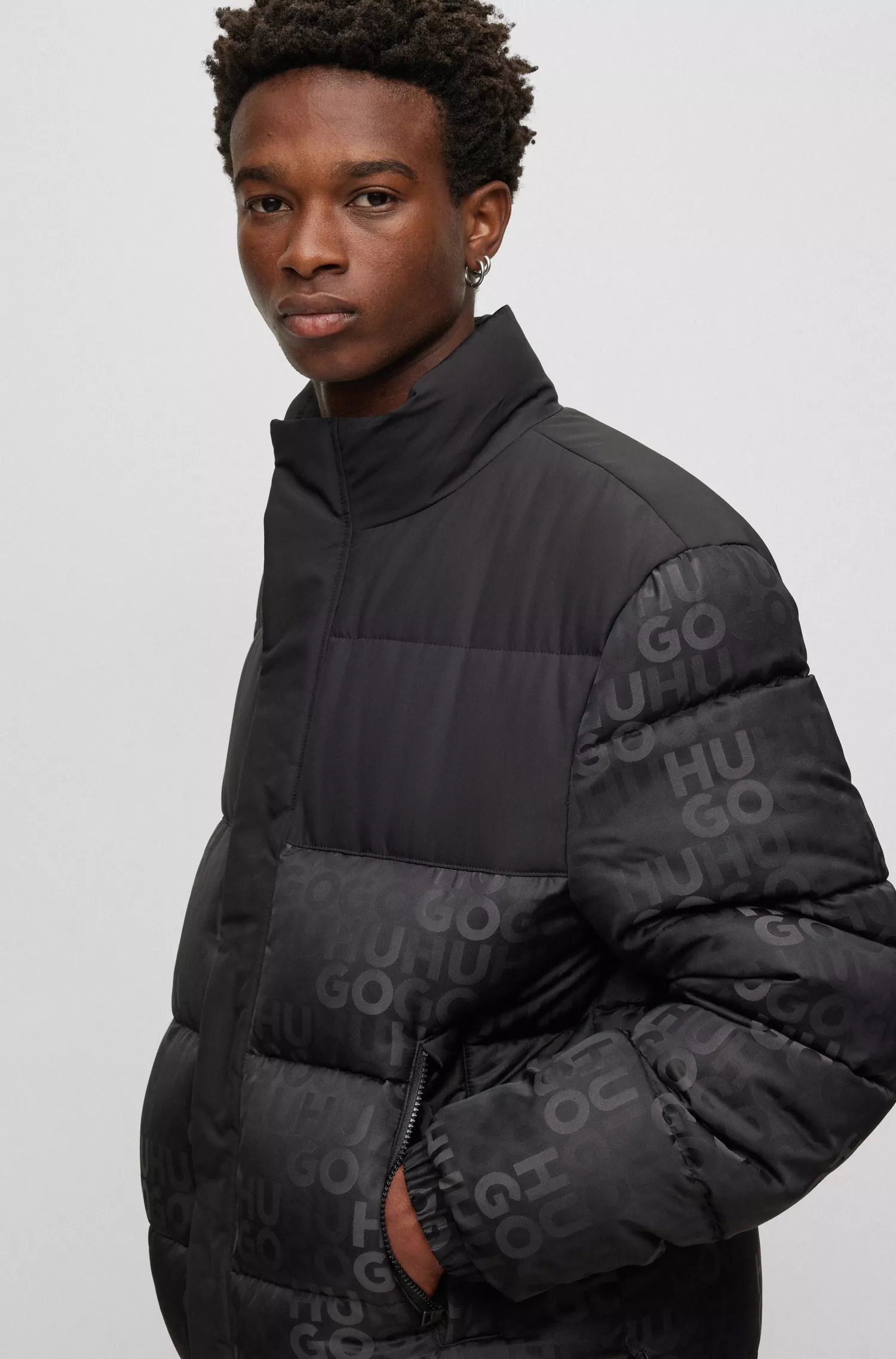 Jaqueta puffer HUGO vermelha repelente à água com jacquard do logotipo