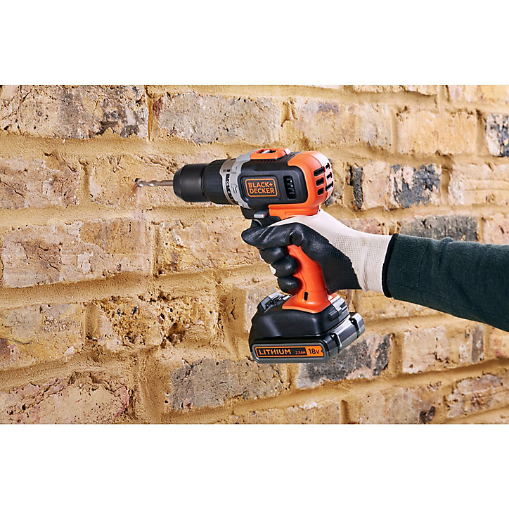 Perceuse visseuse à percussion sans fil Black+Decker Power Connect BCD003ME2K 18V - 2x2.5Ah