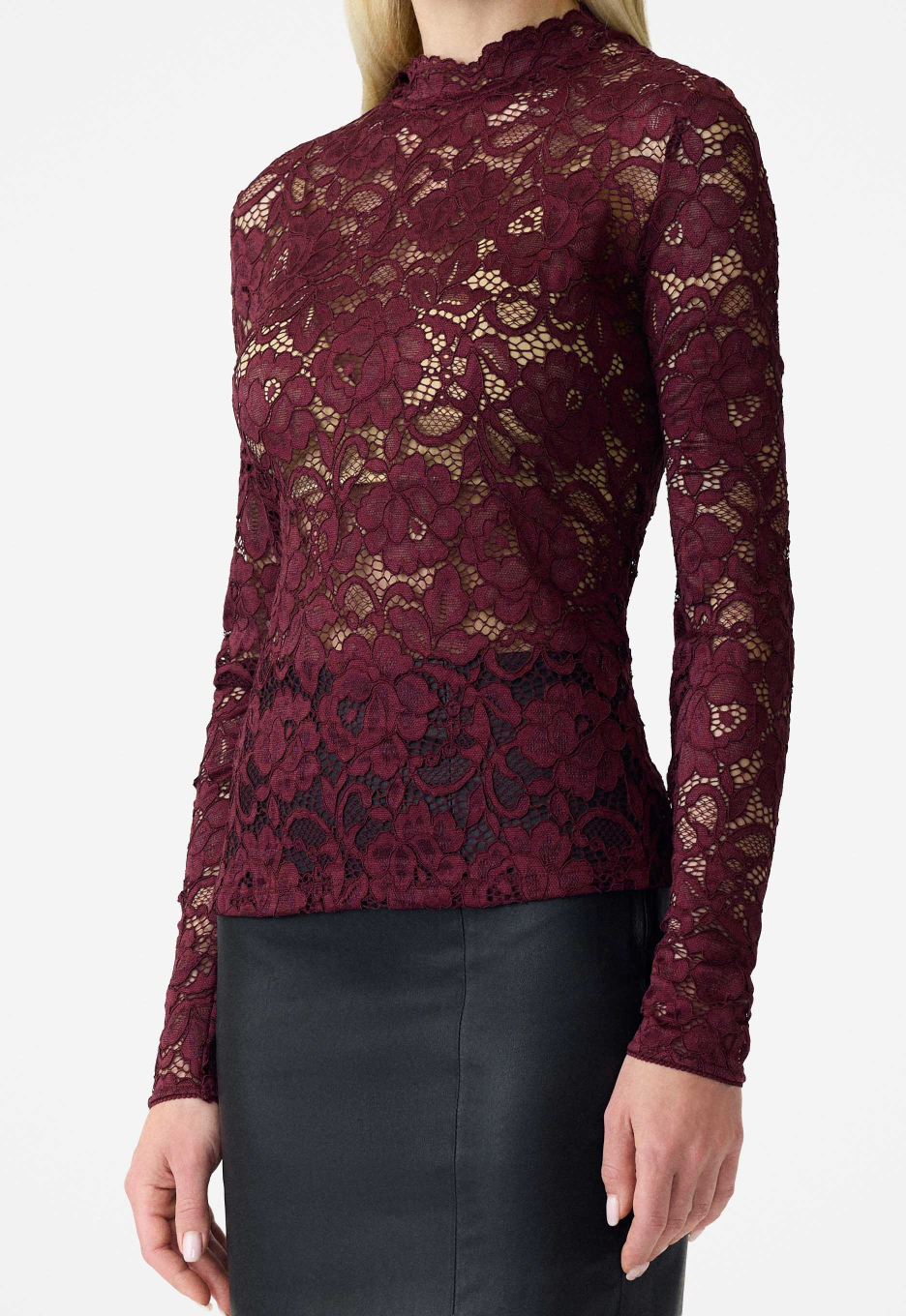 YAS Lacey Top