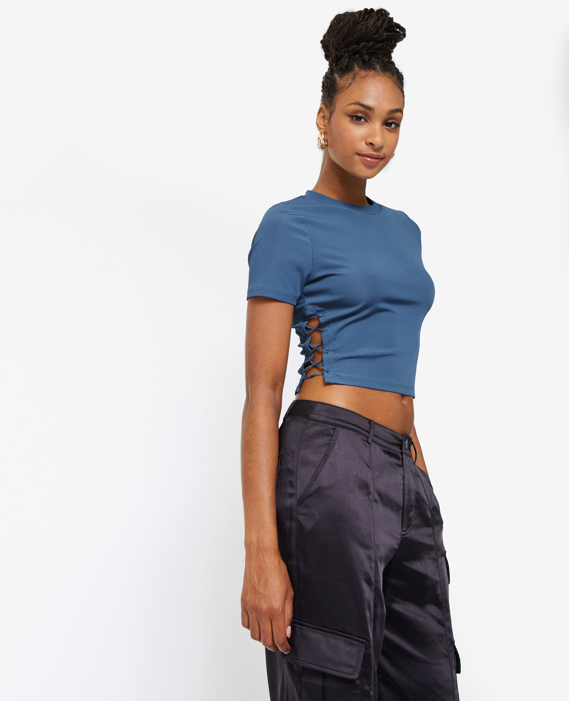 Top en maille côtelée avec découpes et lacets - Bleu