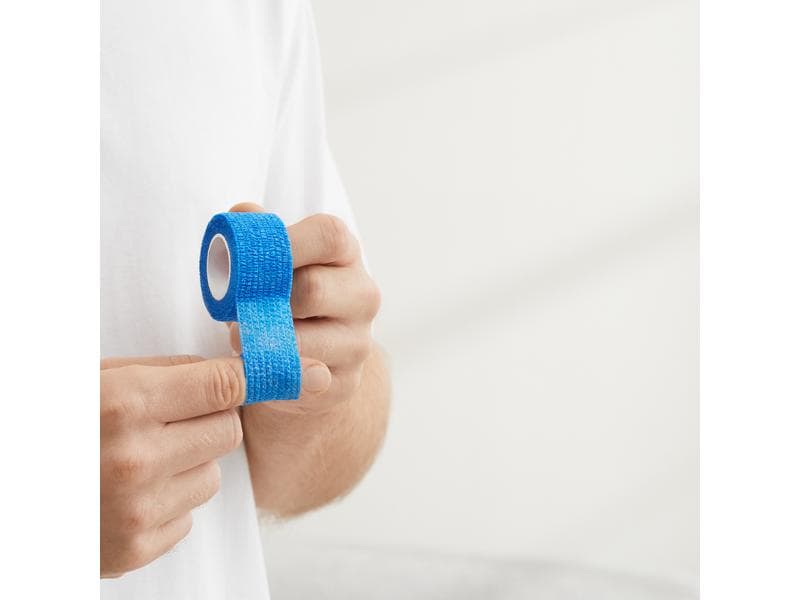 Hansaplast Selbsthaftender Fingerverband 2.5 cm x 5 m Wasserabweisender Verband für die Wundversorgung kleinerer Wunden an den Fingern