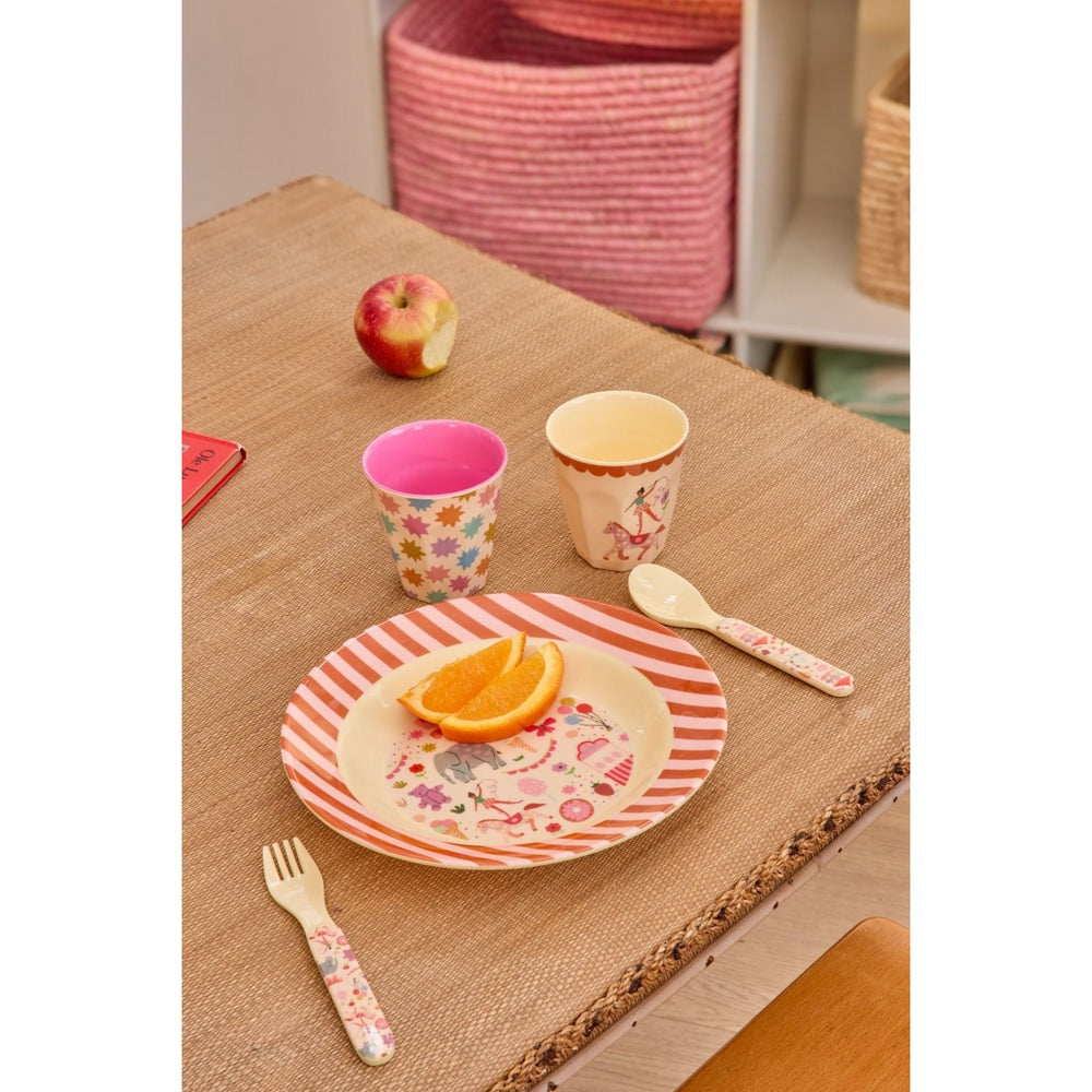 Køb Rice Pink Fun Fair Print Baby Melamine Ske og Gaffel