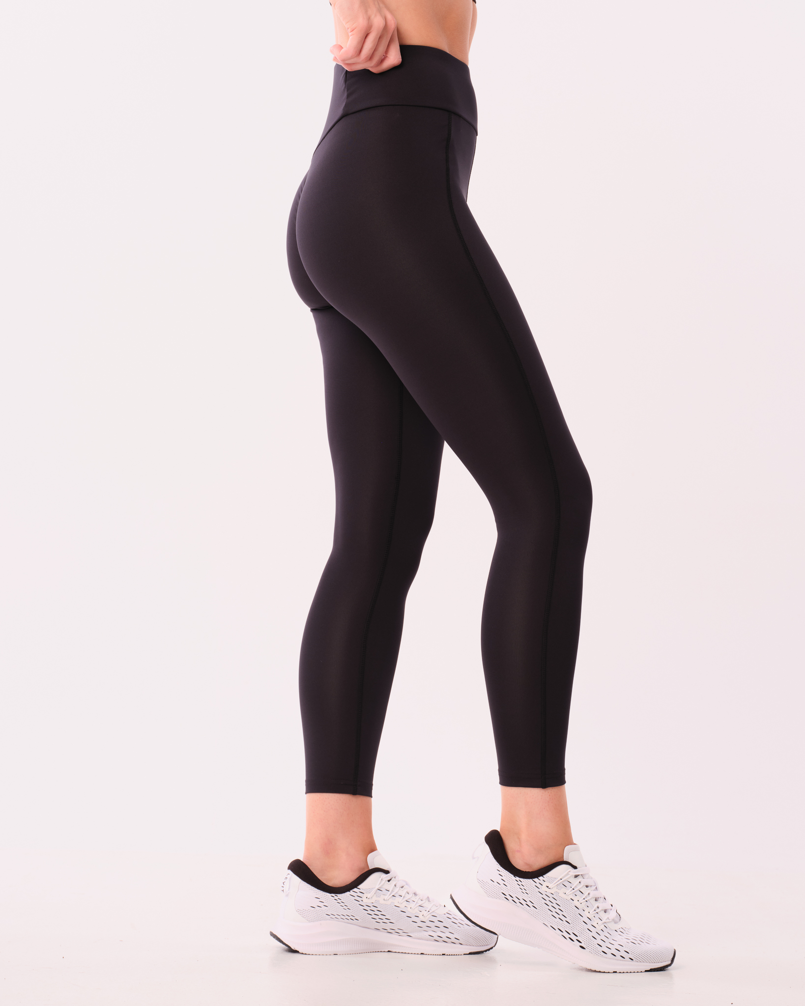 LEVITY Silhouette Favorable Tights Black