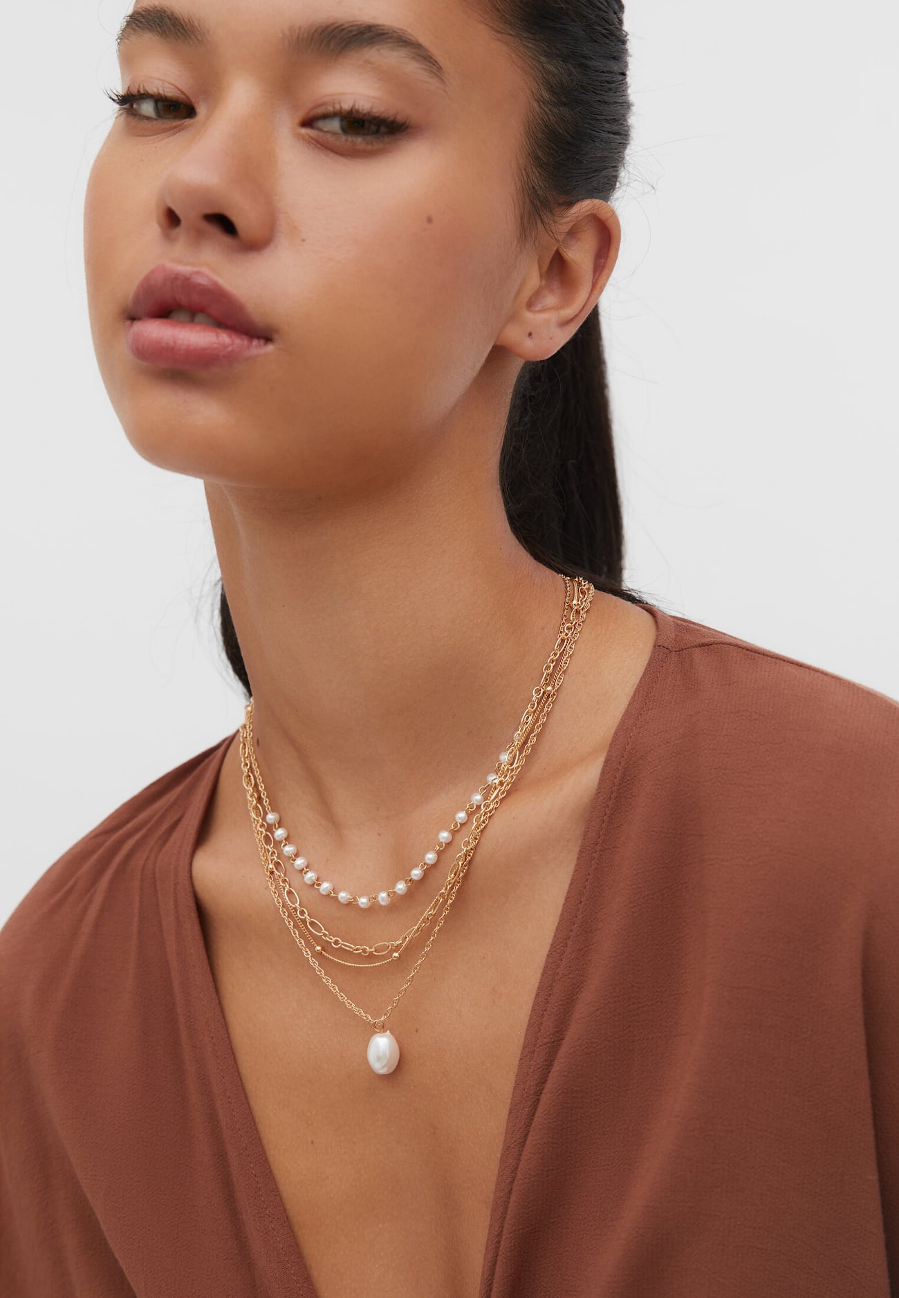 Conjunto de 4 colares com pingentes de pérolas