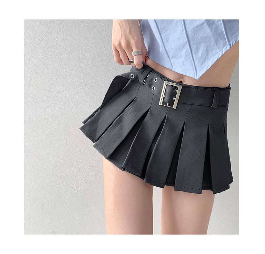 Shira - Laag geplooide minirok met riem