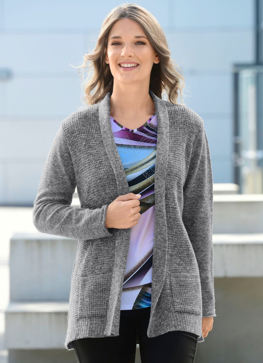 Strickjacke mit Reiskornstruktur