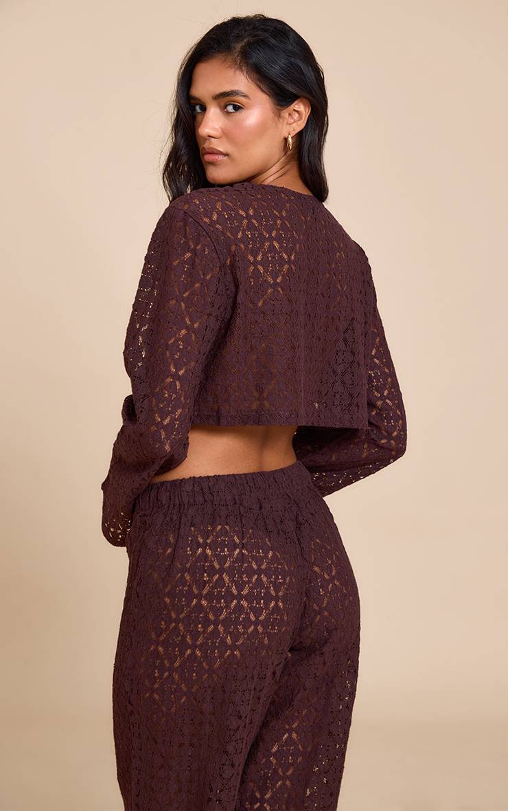 Marron Top Court En Dentelle Avec Détail Bouton