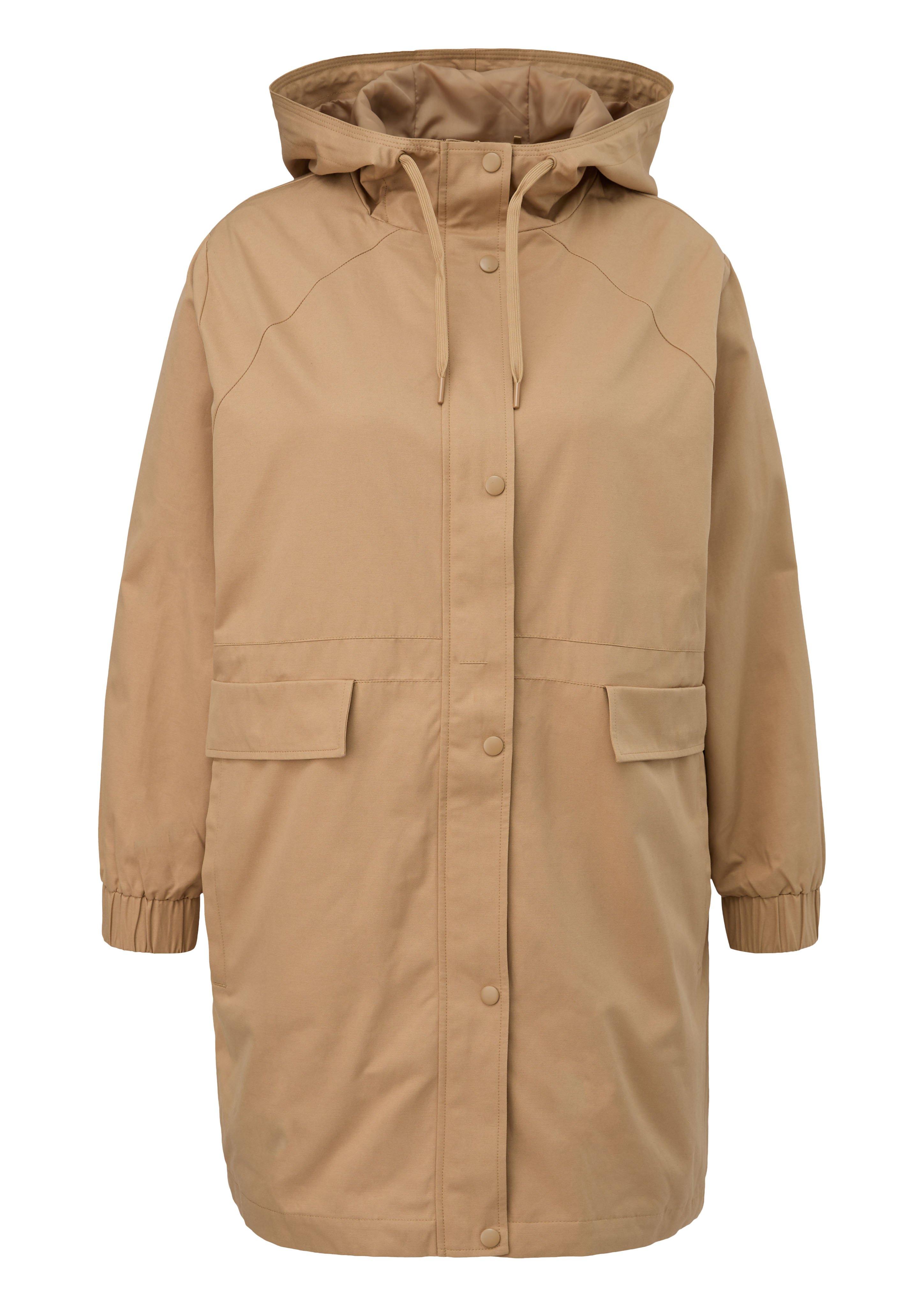 Outdoorjacke mit Kapuze und Stehkragen