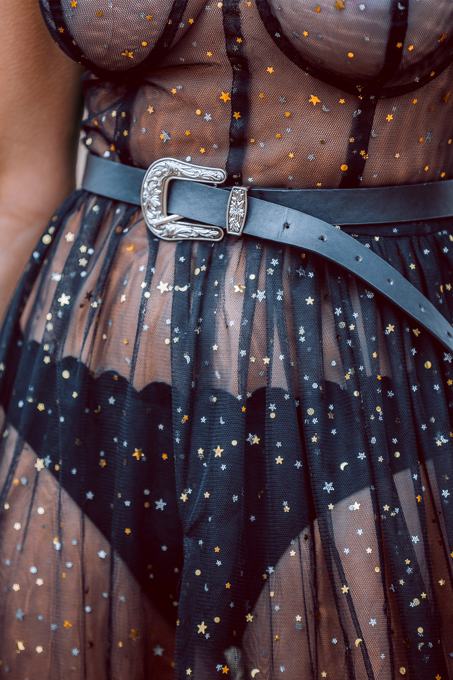Robe maxi transparente à pœillettes noire