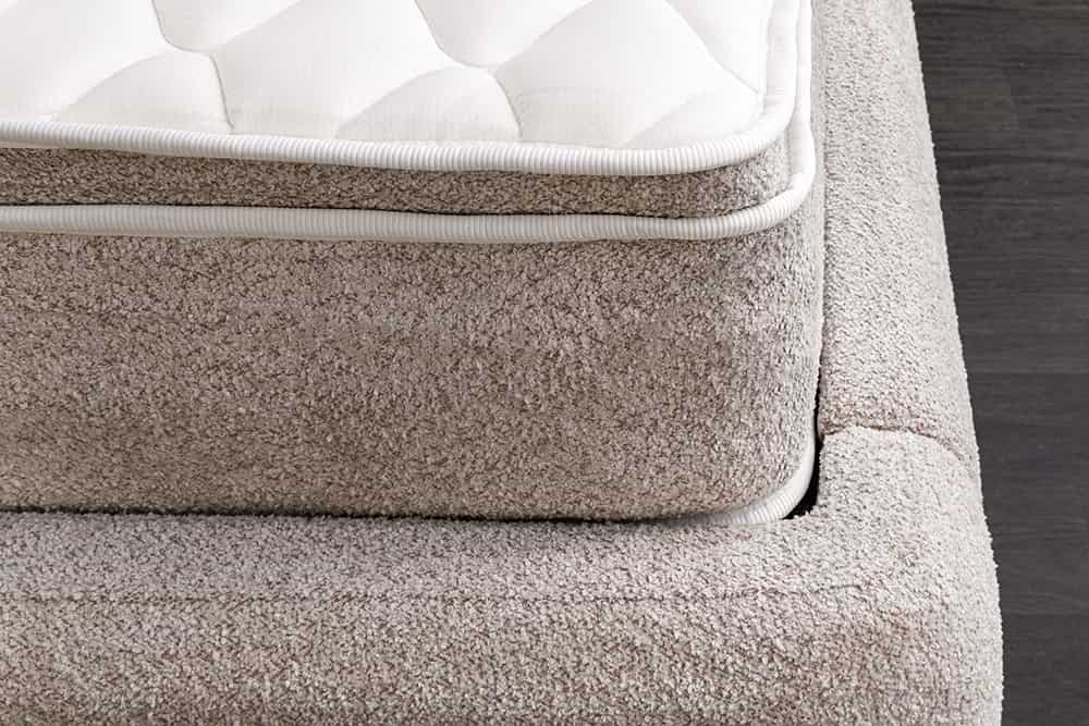 Modernes Boxbett ART DECO 180x200cm greige Bouclé mit Stauraum Matratze und Topper