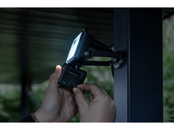 Brennenstuhl Scheinwerfer LED JARO 1060 P 10 W LED Strahler mit Bewegungsmelder