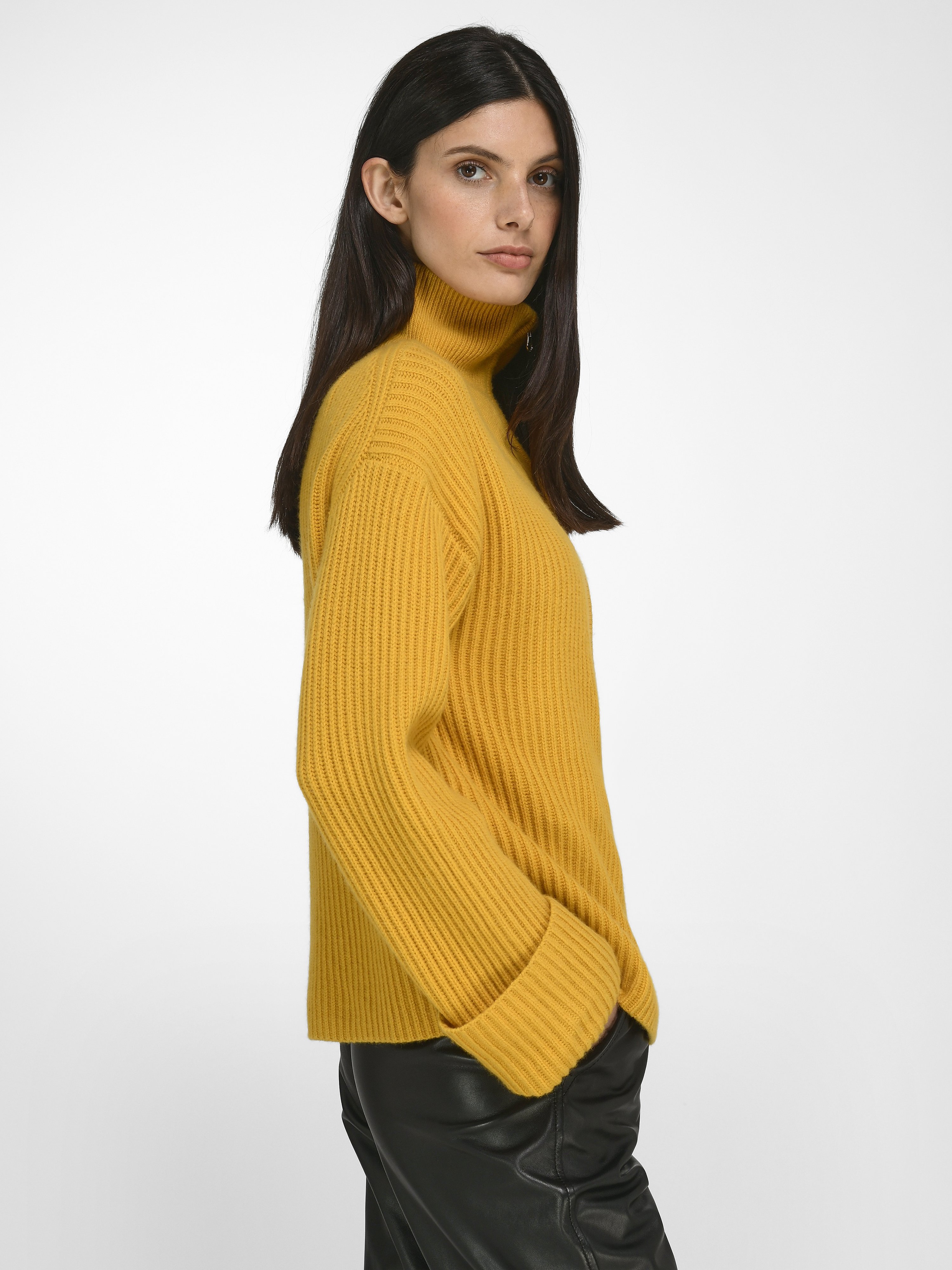 Pullover mit überschnittener Schulter