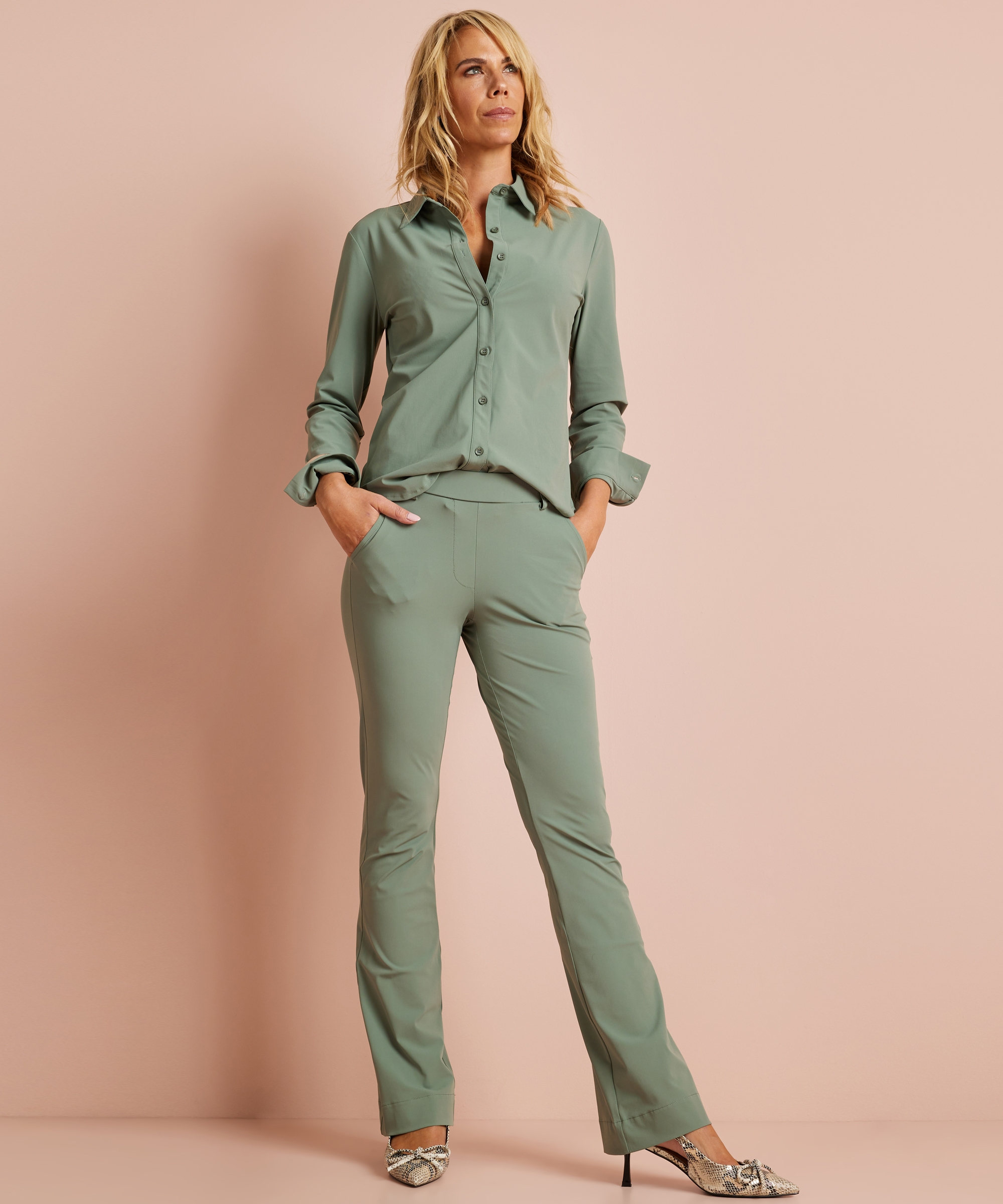 flared fit broek travelstof