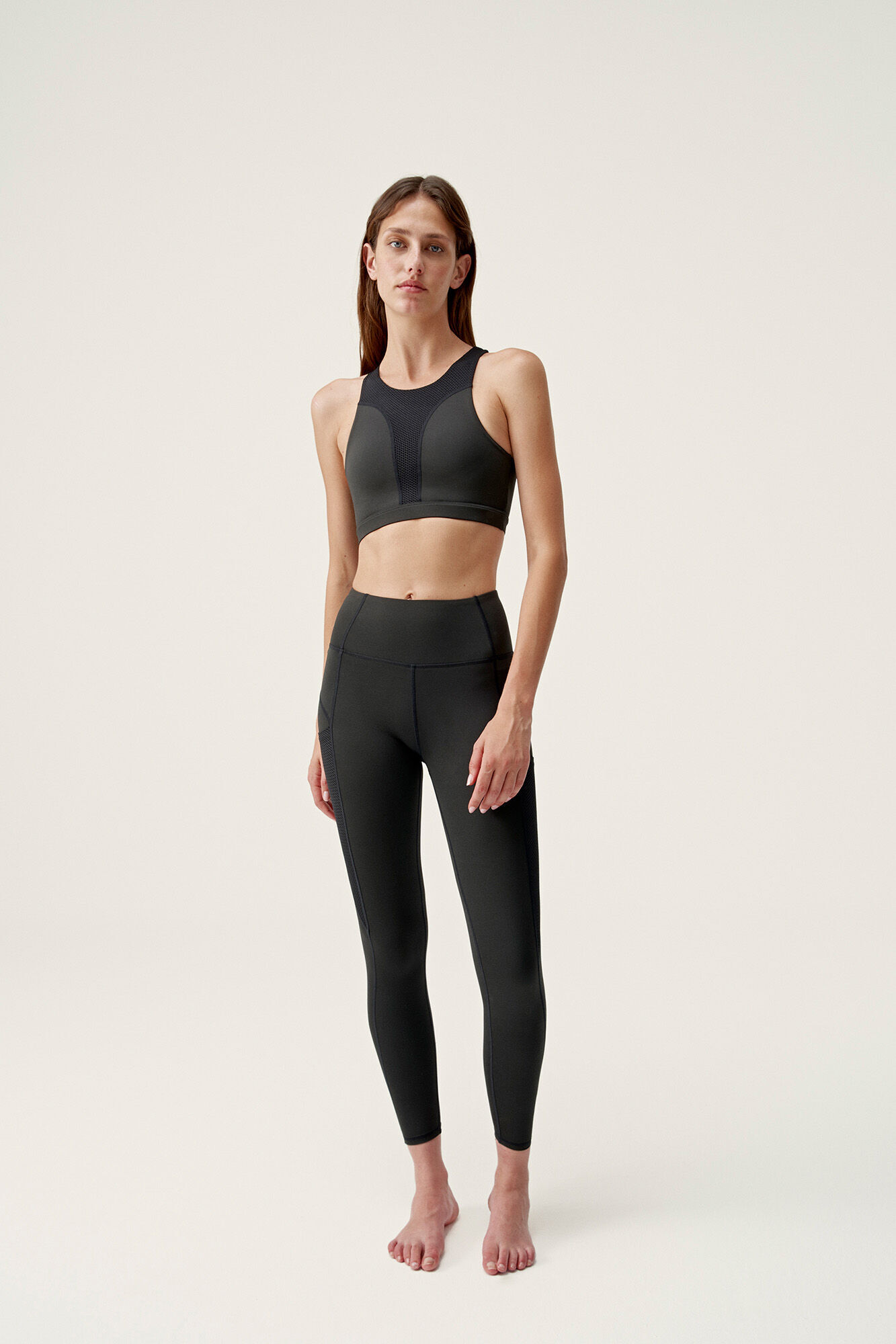 Top Arya Black