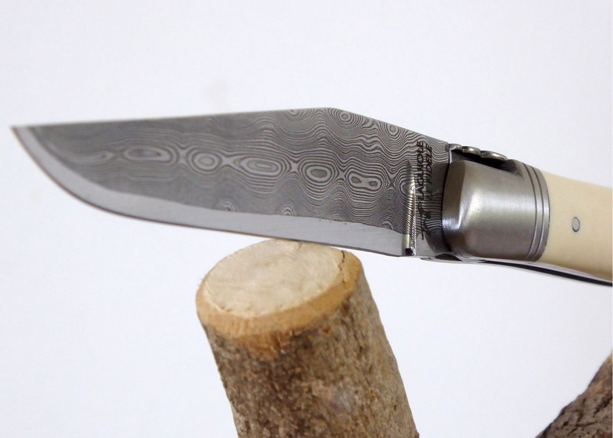 Couteau Laguiole avec un manche en Ivoire de Mammouth