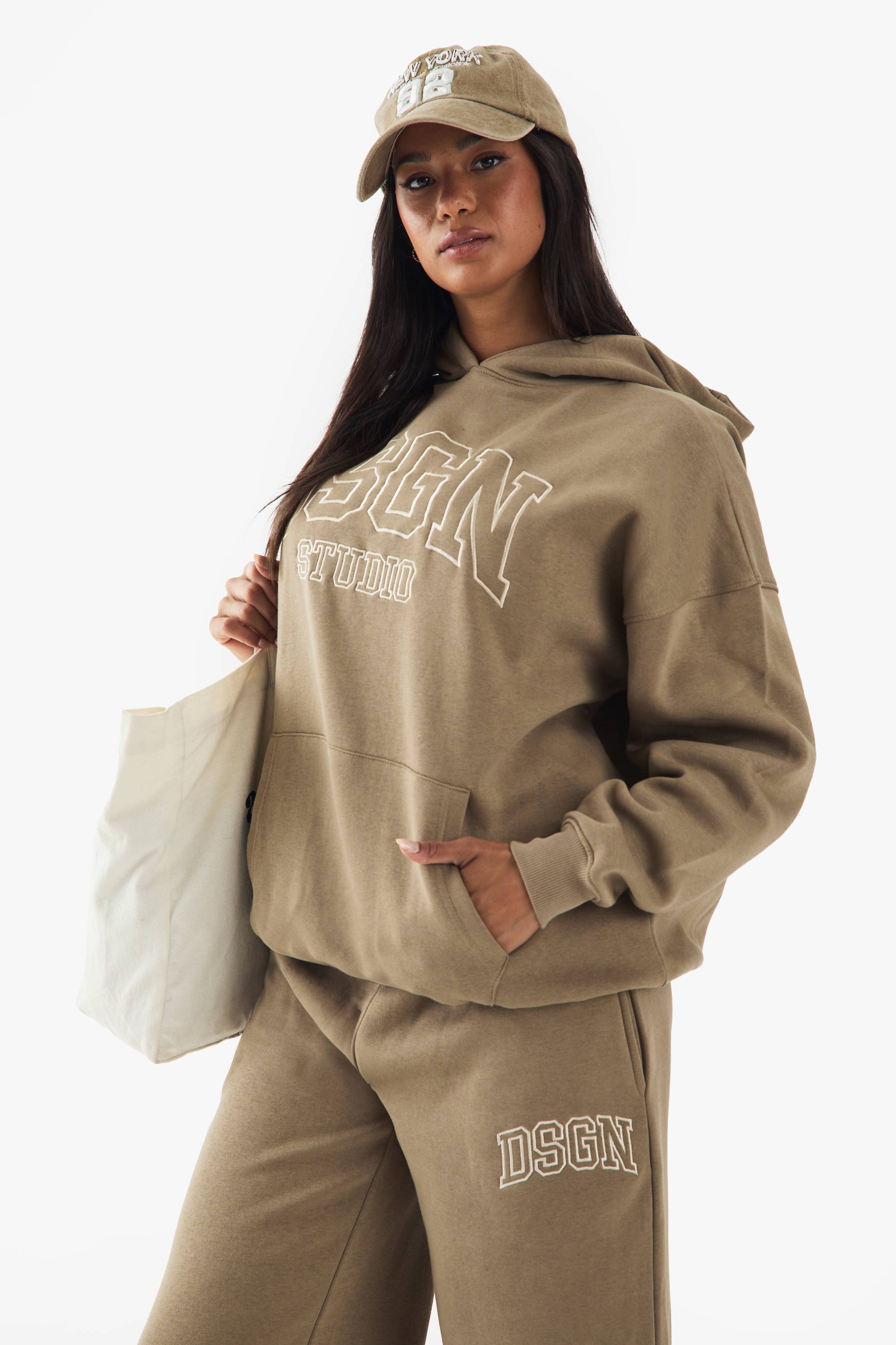 DSGN Studio Collegiate Sweat à capuche oversize brodé