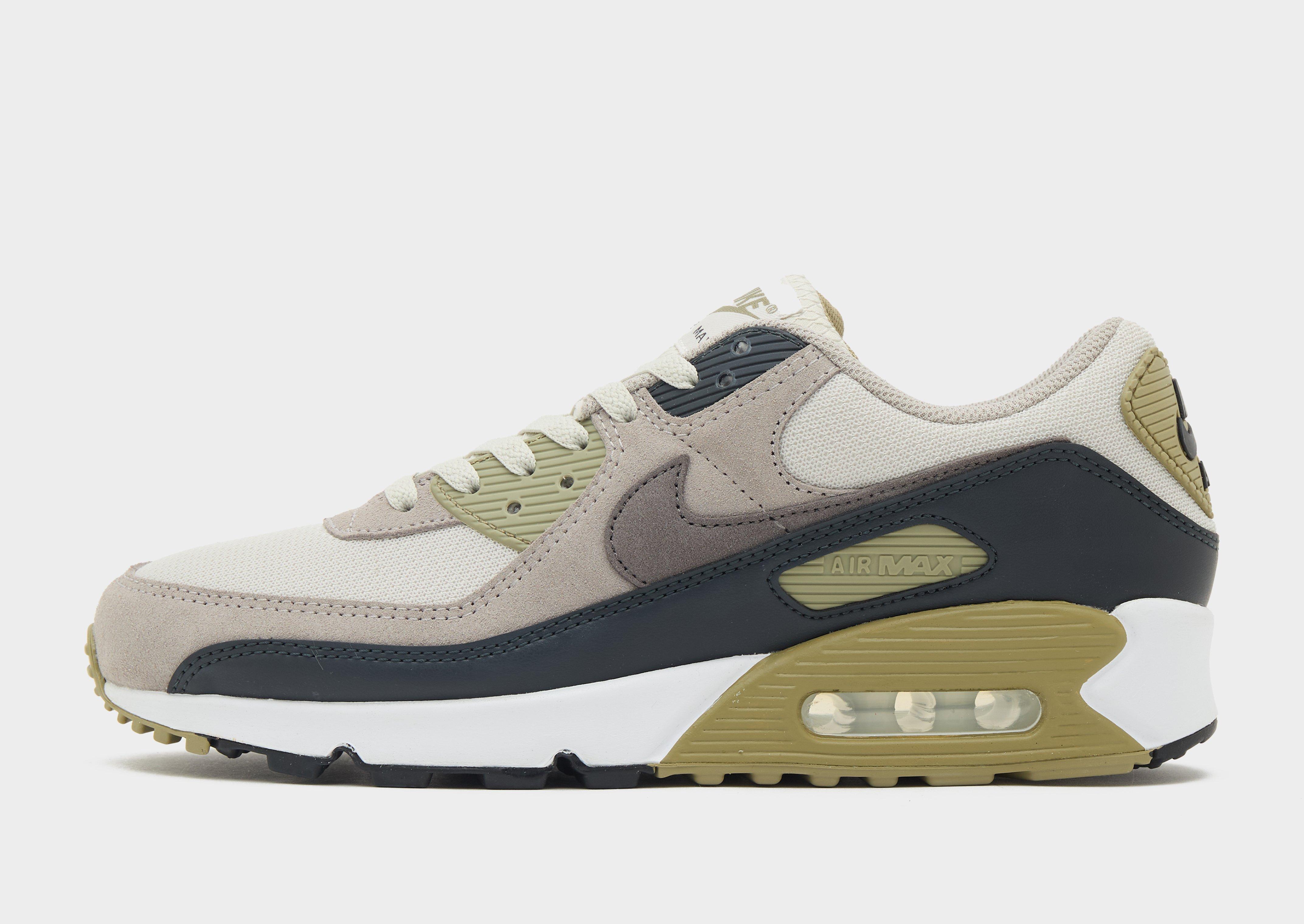 Nike AM90