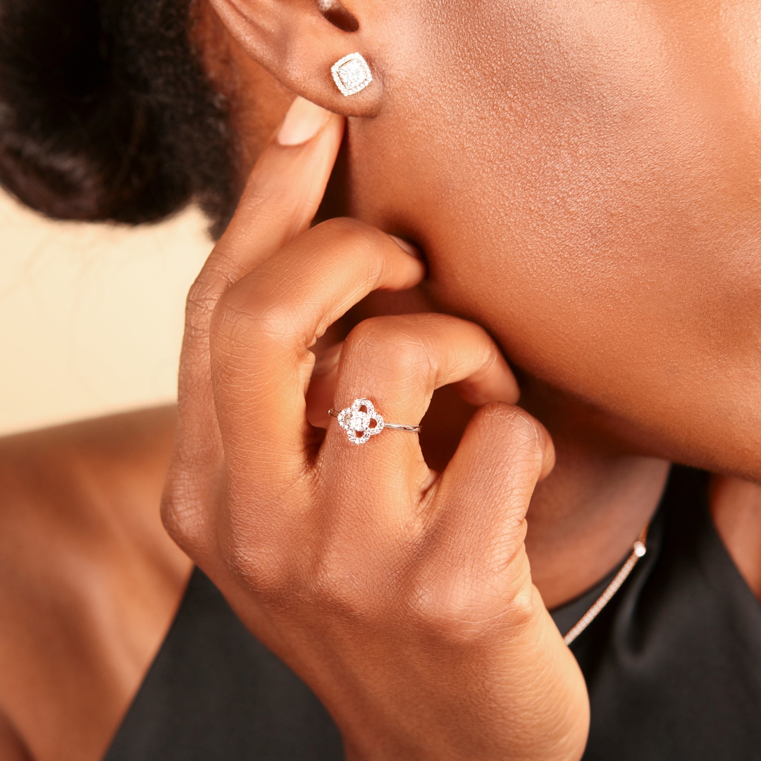 Ring 750/18 K Roségold Kleeblatt mit Diamanten 0.17 ct H/si
