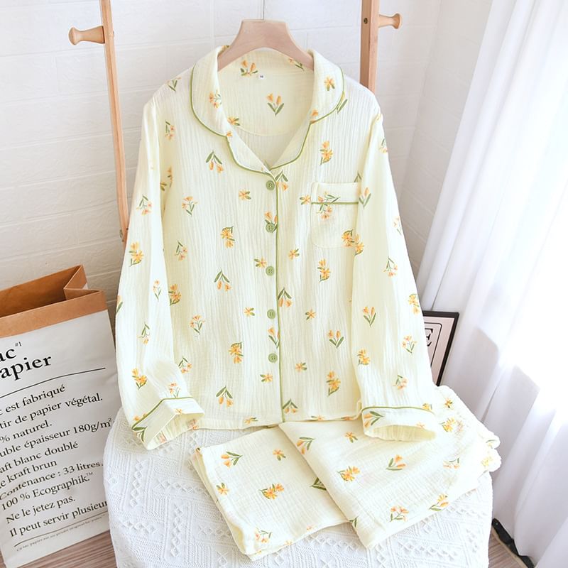 molpes - Pyjamaset: top met lange mouwen, reverskraag, bloemenprint en knoopjes + broek