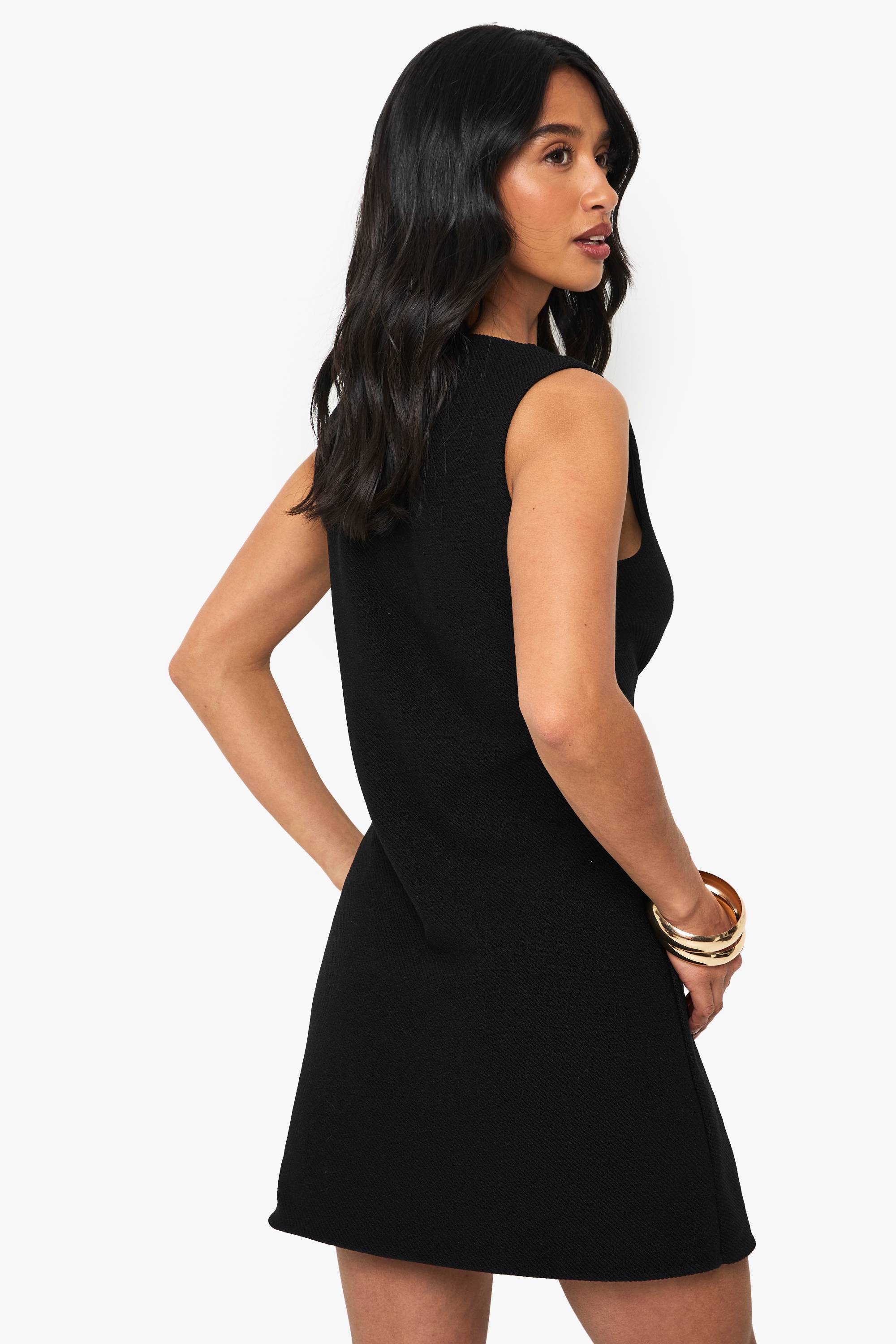 boohoo Robe chemise pour petites à encolure en V et boutons dorés