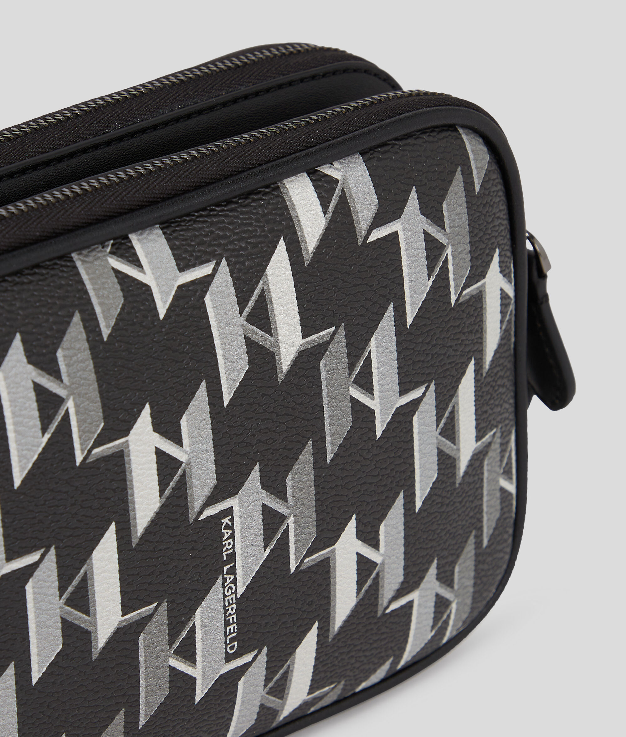 PETIT SAC CAMÉRA K/IKONIK MONOGRAM