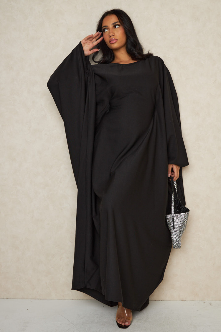Abaya longue noire a ceinturé a l'intérieur