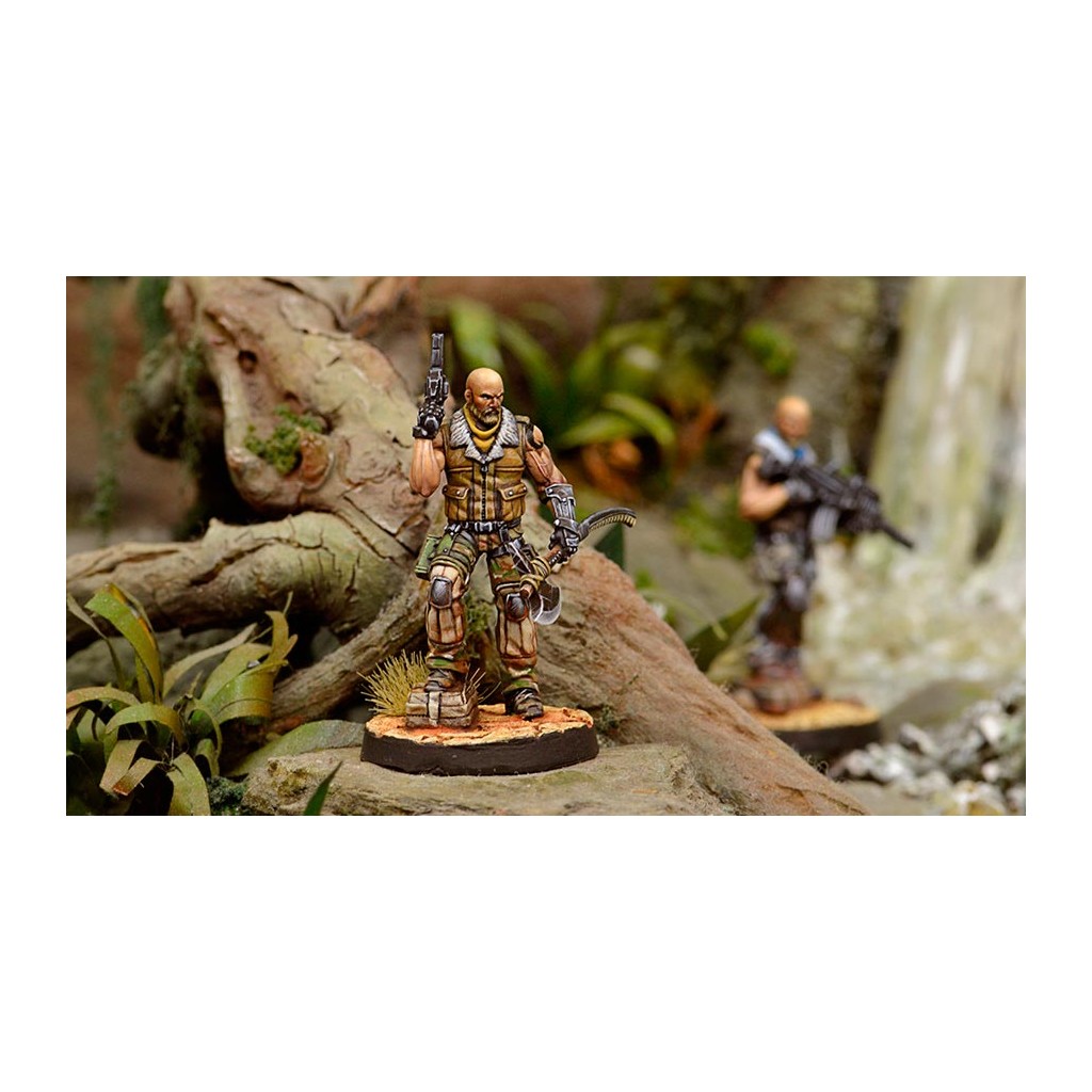Infinity - Ariadna - Roger Van Zant, Capt. 6th Airborne (Heavy Pistol, AP CCW)