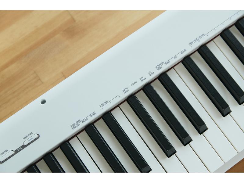 Casio E-Piano CDP-S110WE Weiss Das Einsteigermodell der CDP-S Digitalpiano-Serie mit gewichtetem Scaled-Hammer-Action-Keyboard II mit 88 Tasten