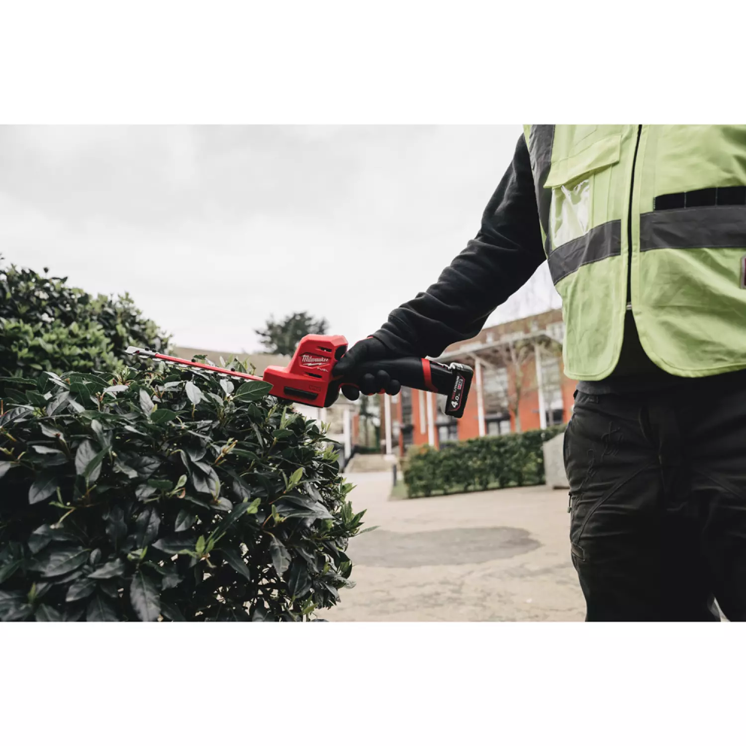 Milwaukee M12 FHT20-0 M12 FUEL™ 12V Li-Ion accu heggenschaar body - 200 mm - koolborstelloos