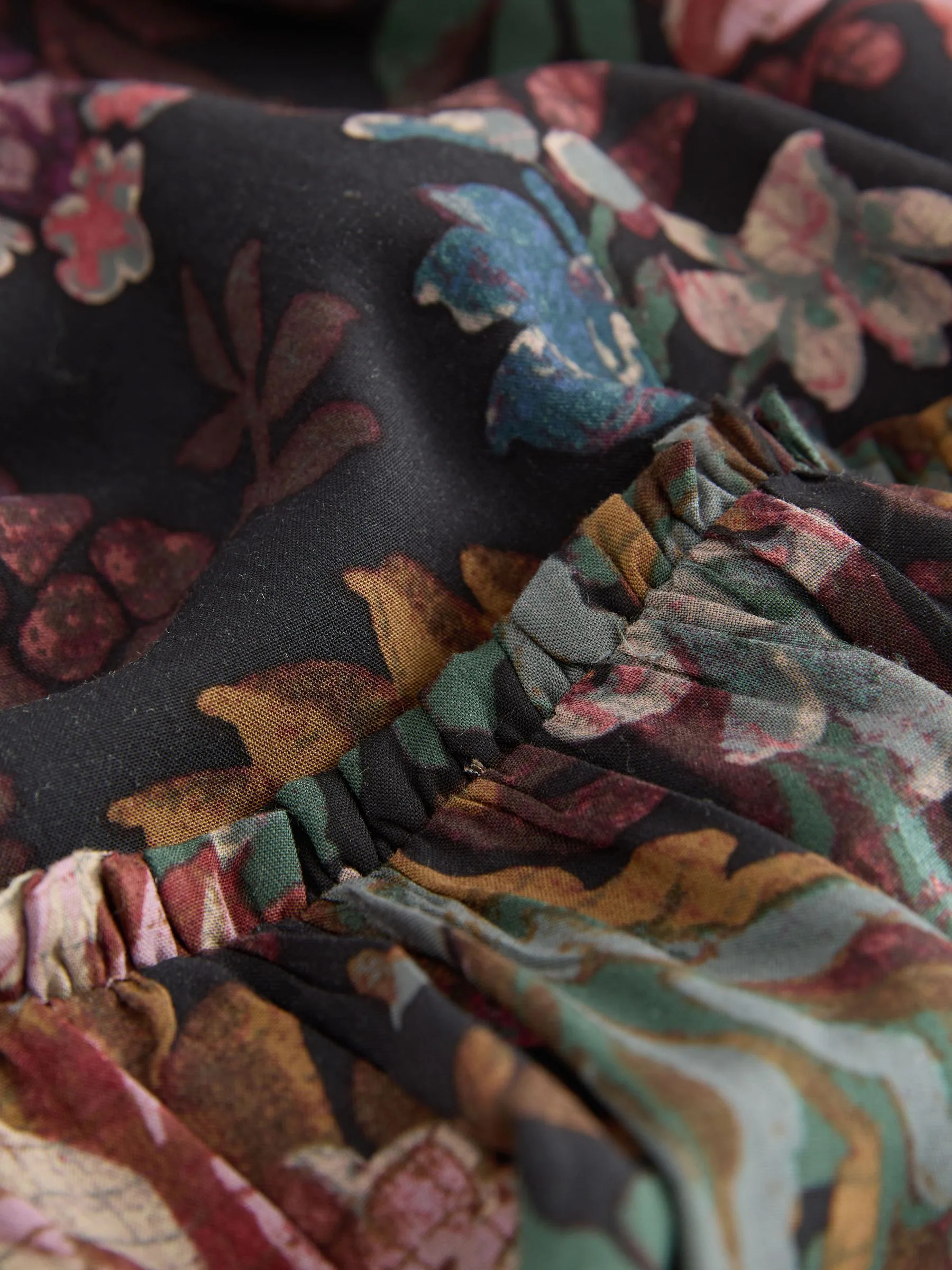 Zwart/rood met bloemenprint - Mini Tie Front Tiered Long Sleeve Dress