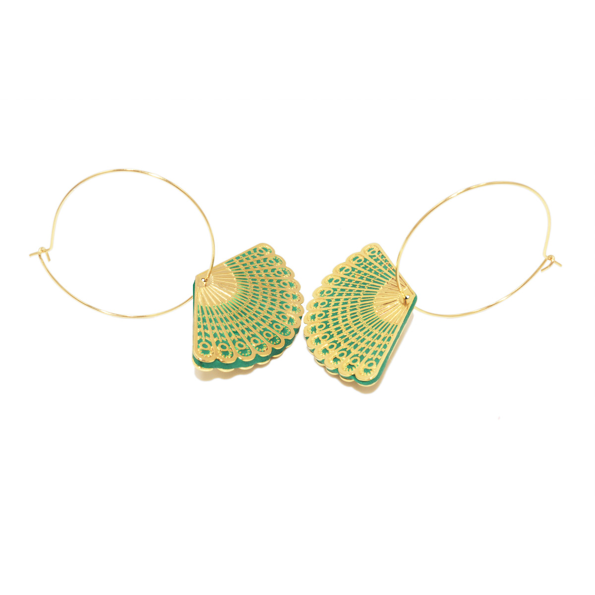 Boucles d'oreilles créoles avec médaille éventail colorée doré à l 'or fin