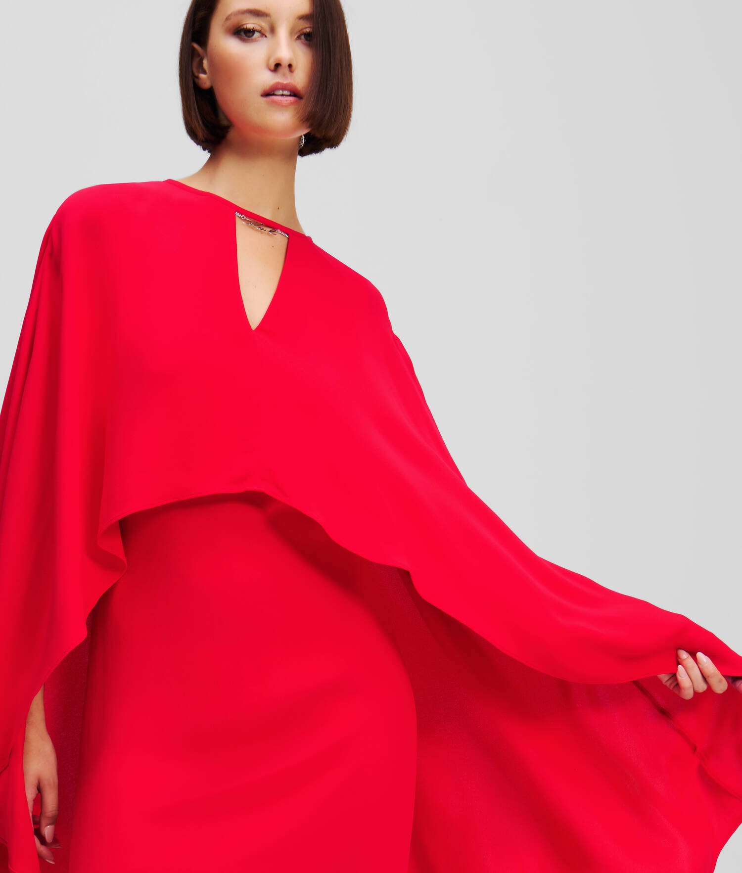 ROBE CAPE COURTE - Rouge Course