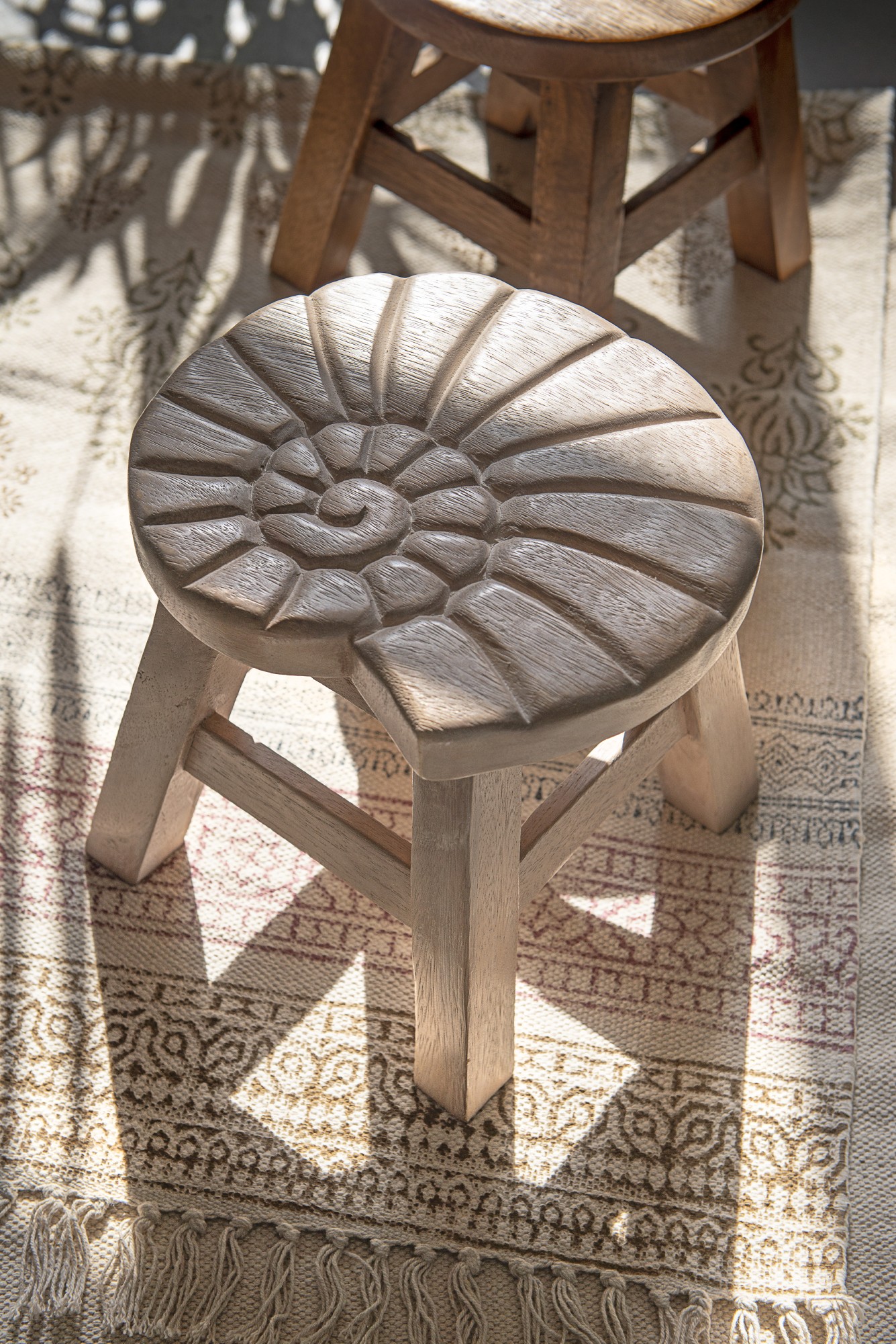 Hocker mit Motiv 'Schnecke', natur, Ø 25 cm, H 25 cm von fischer's lagerhaus