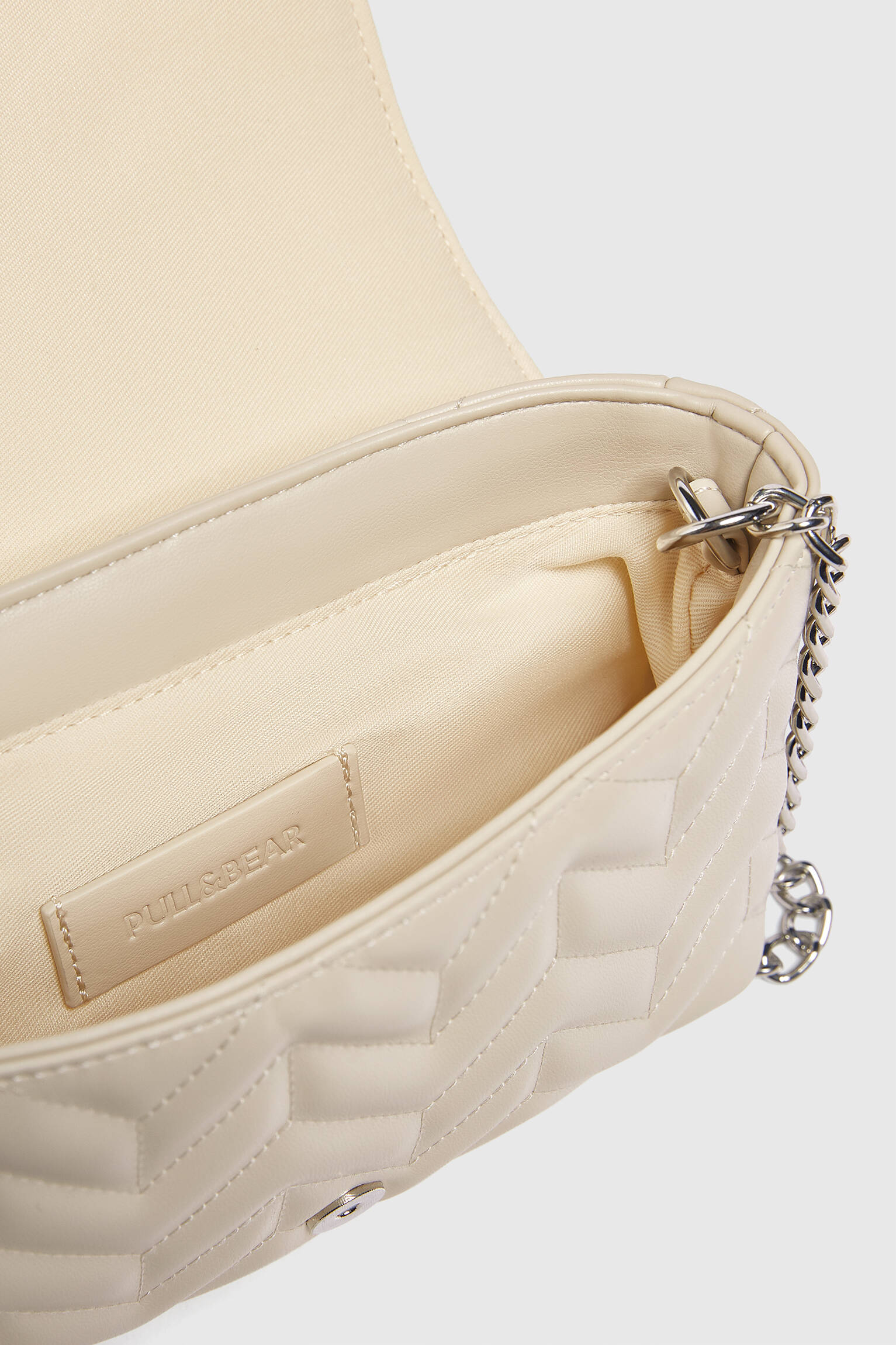 Bolsa de ombro acolchoada com aba - Natural